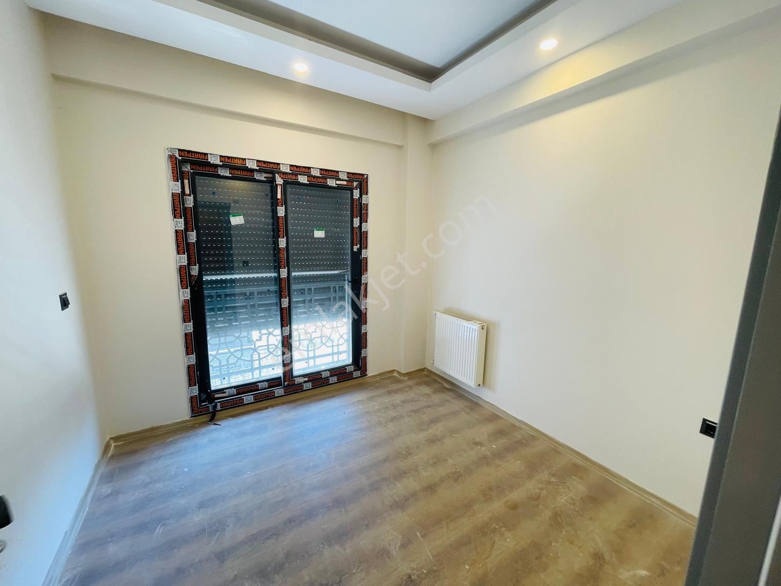 Kuşadası Otogar Arkası Çift Banyolu Satılık 2+1 Daire - Görsel 15