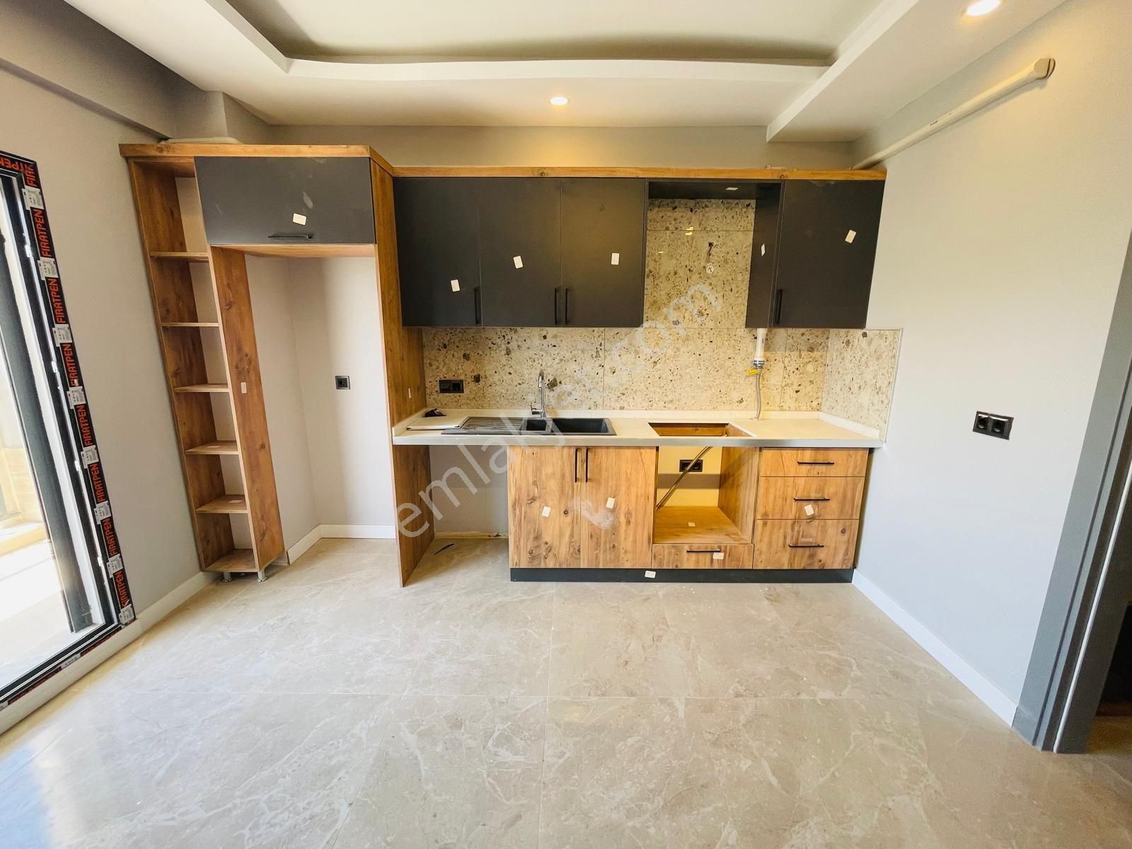 Kuşadası Otogar Arkası Çift Banyolu Satılık 2+1 Daire - Görsel 8