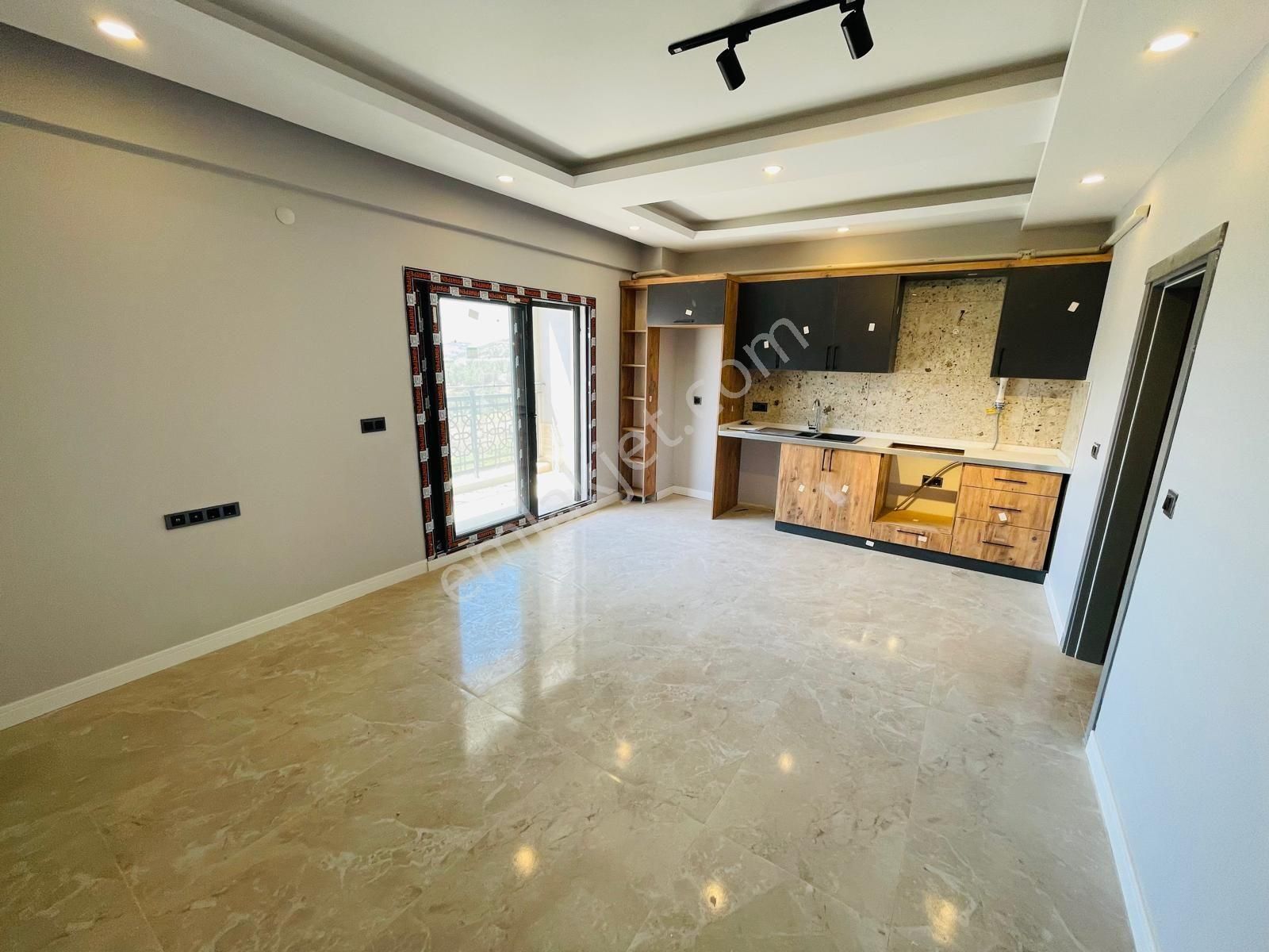 Kuşadası Otogar Arkası Çift Banyolu Satılık 2+1 Daire - Görsel 11