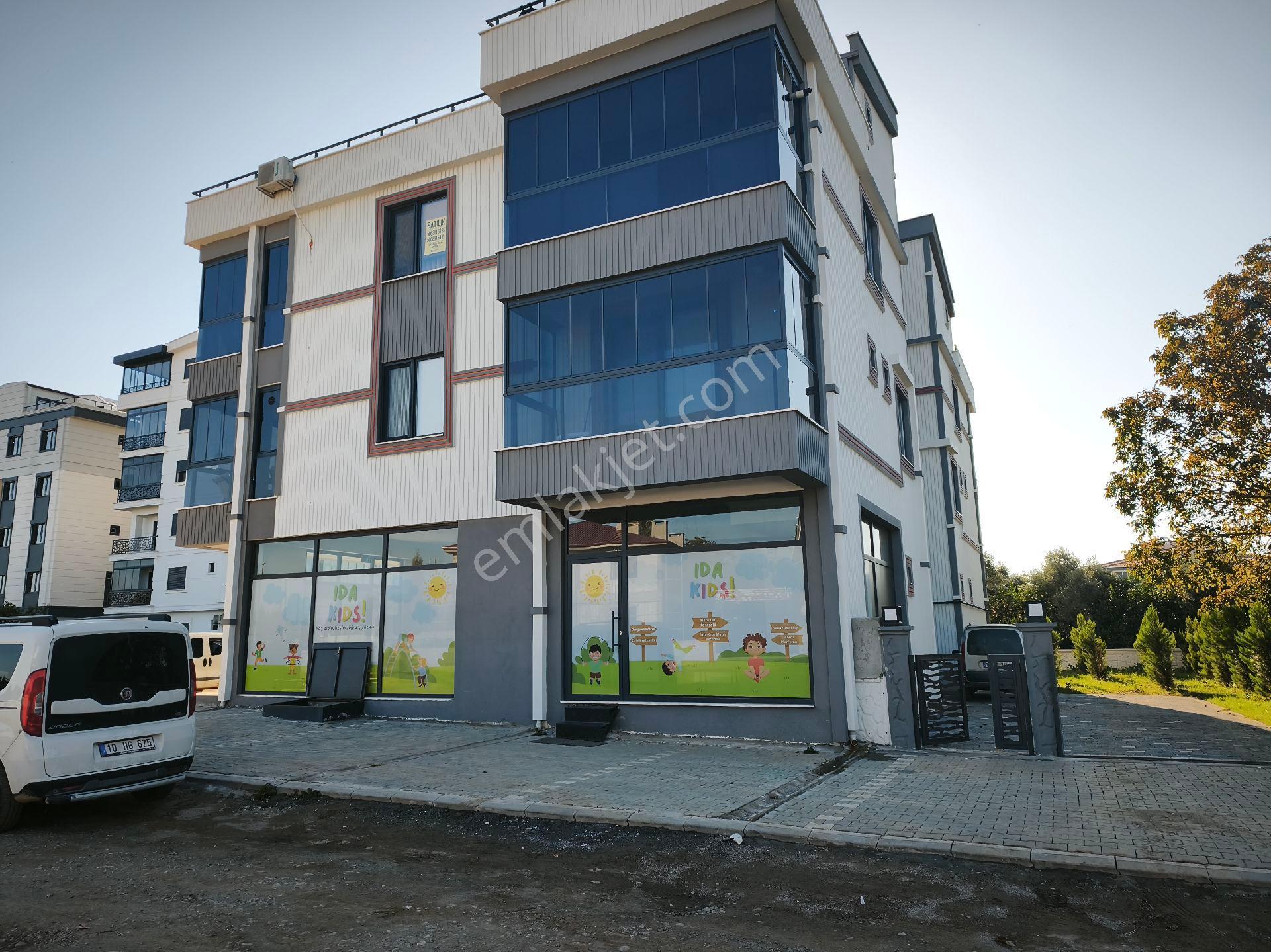 Edremit Cennetayağında Muhteşem Lokasyonda Satılık Lüks - Görsel 2