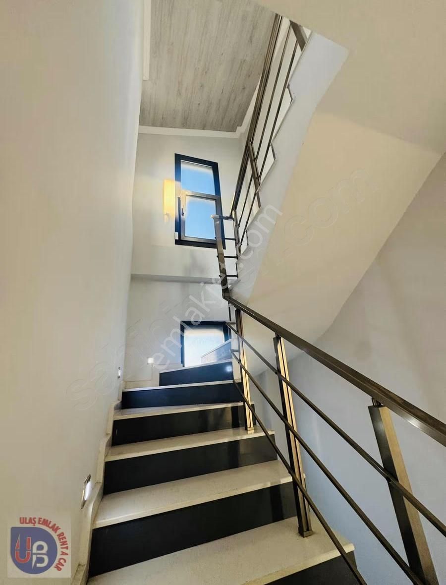 Didim Efeler Mahallesi'nde 4 + 1 Triplex Deniz Manzaralı Villa - Görsel 14