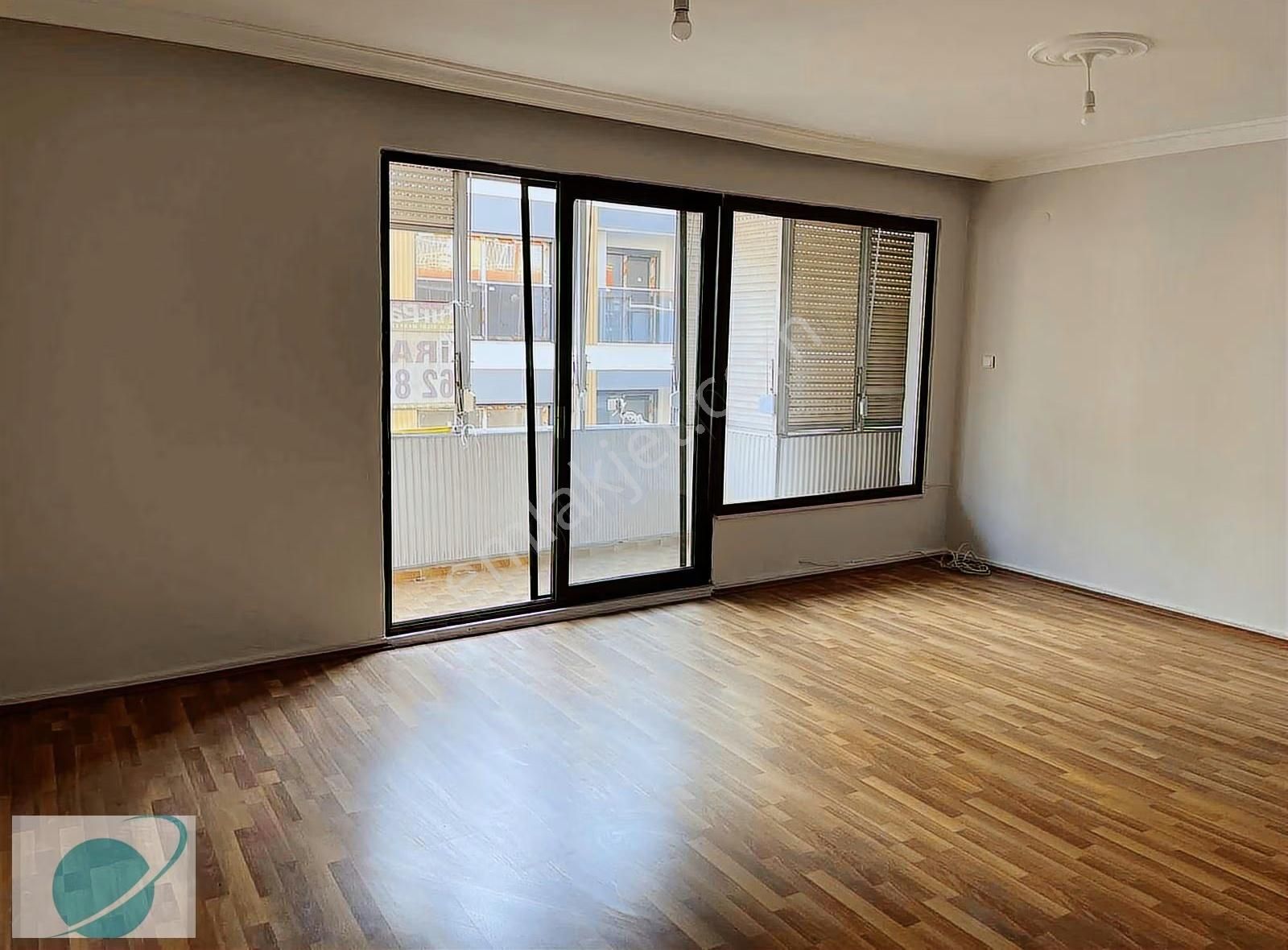 Bostanlı Merkez Tramvaya Ve İskeleye Yakın Kiralık 3+1 Daire - Görsel 3