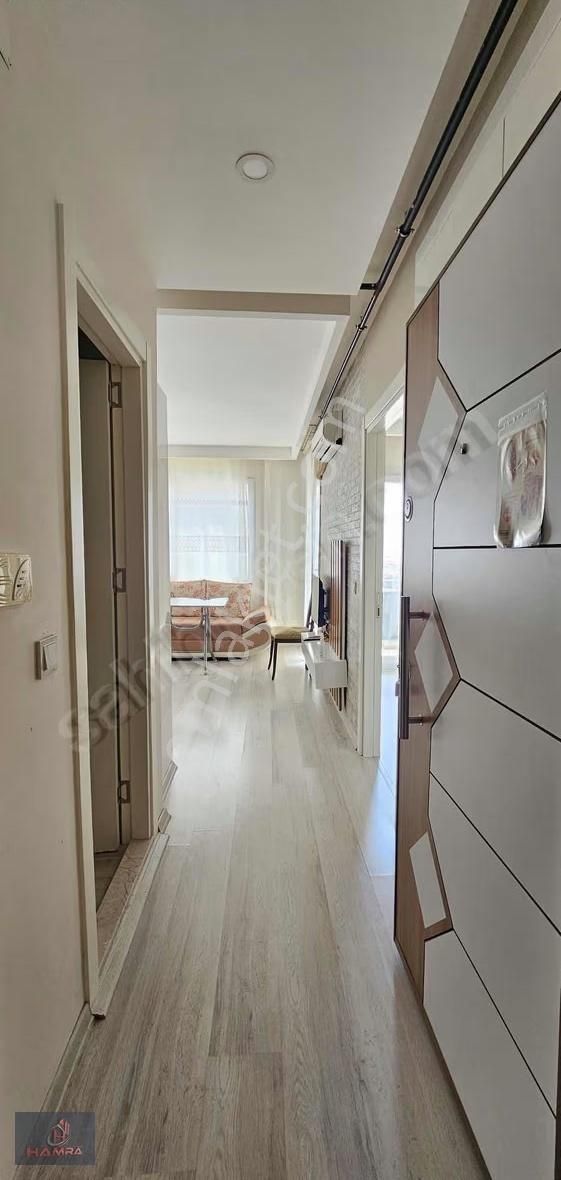 Hamra'dan Bulvar Üzeri,eşyalı Ve Kiracılı Süper 1+1...