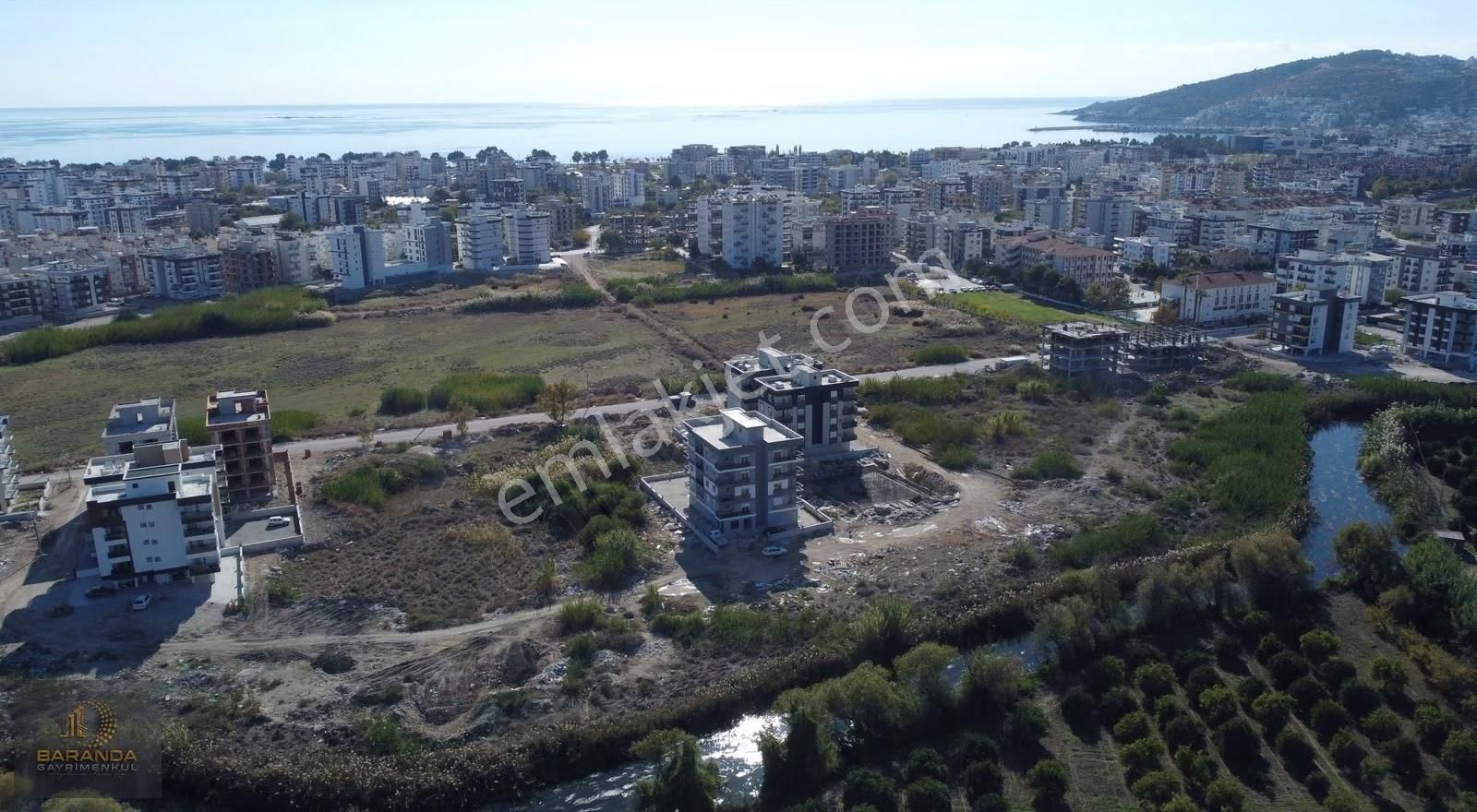 Finike Kum Mahallesinde İskanlı Satılık 1+1 Daire