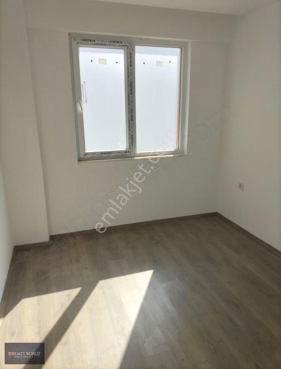 Realty World Yeniköy'de Kelepir 3+1 Daire - Görsel 3