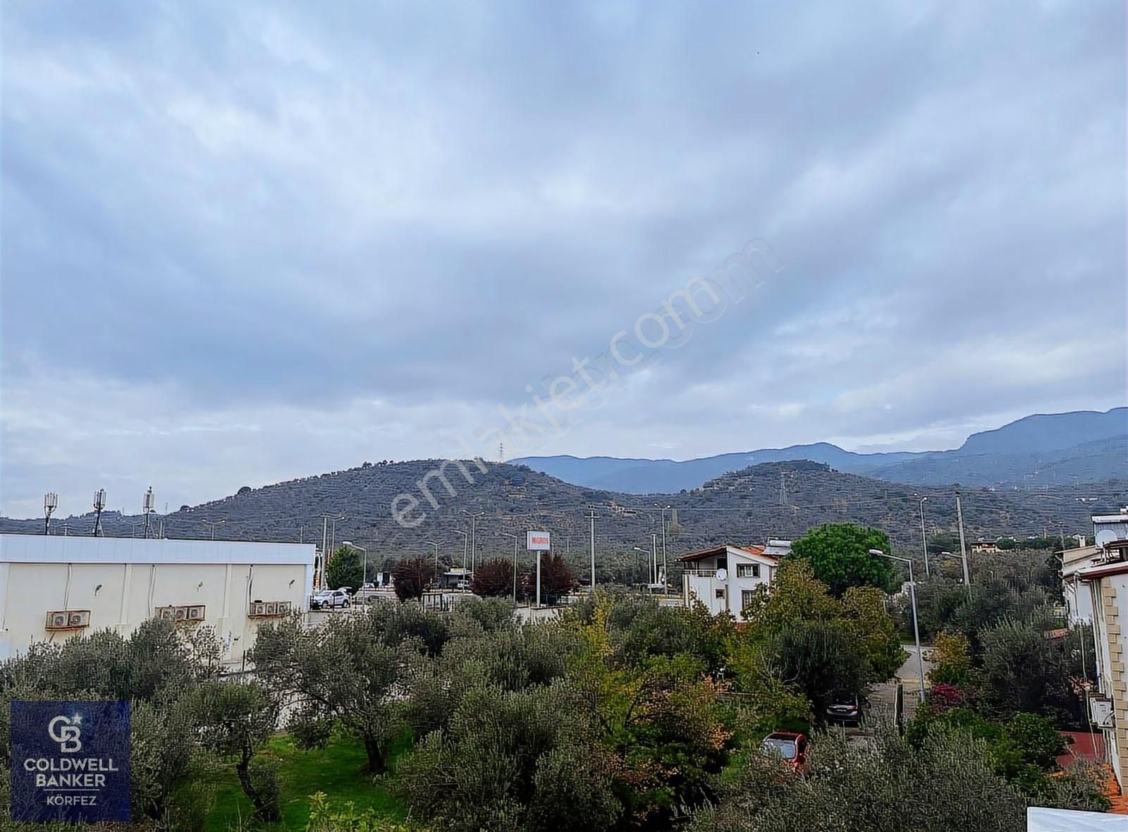 Güre'de Denize 500 Mt 238 M² Arsa İçinde 3 Katlı Müstakil Villa - Görsel 6