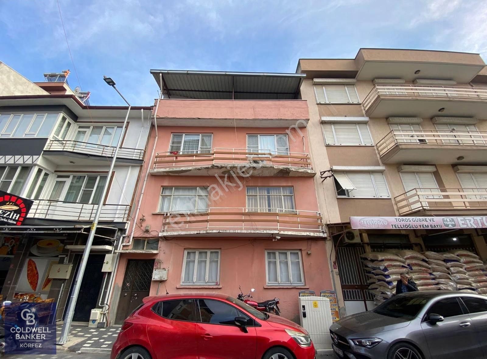 Balıkesir Havran Meydanda Satılık Bina Ve Arsası