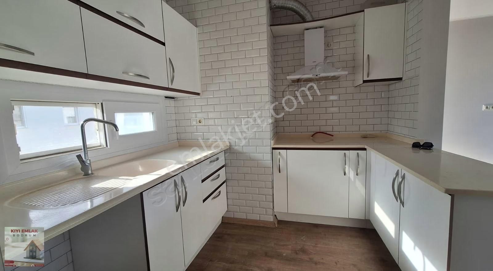 Kıyı Emlak'tan Turgutreis Bahçelievler Ebeveyn Banyolu Üst Kat - Görsel 12