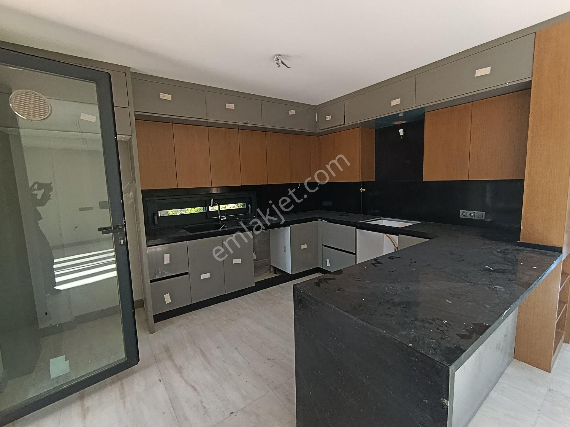 Acil! Kuşadası’nın En Prestijli Konumunda Havuzlu Akıllı Villa – Kaçırılmayacak Fırsat - Görsel 7