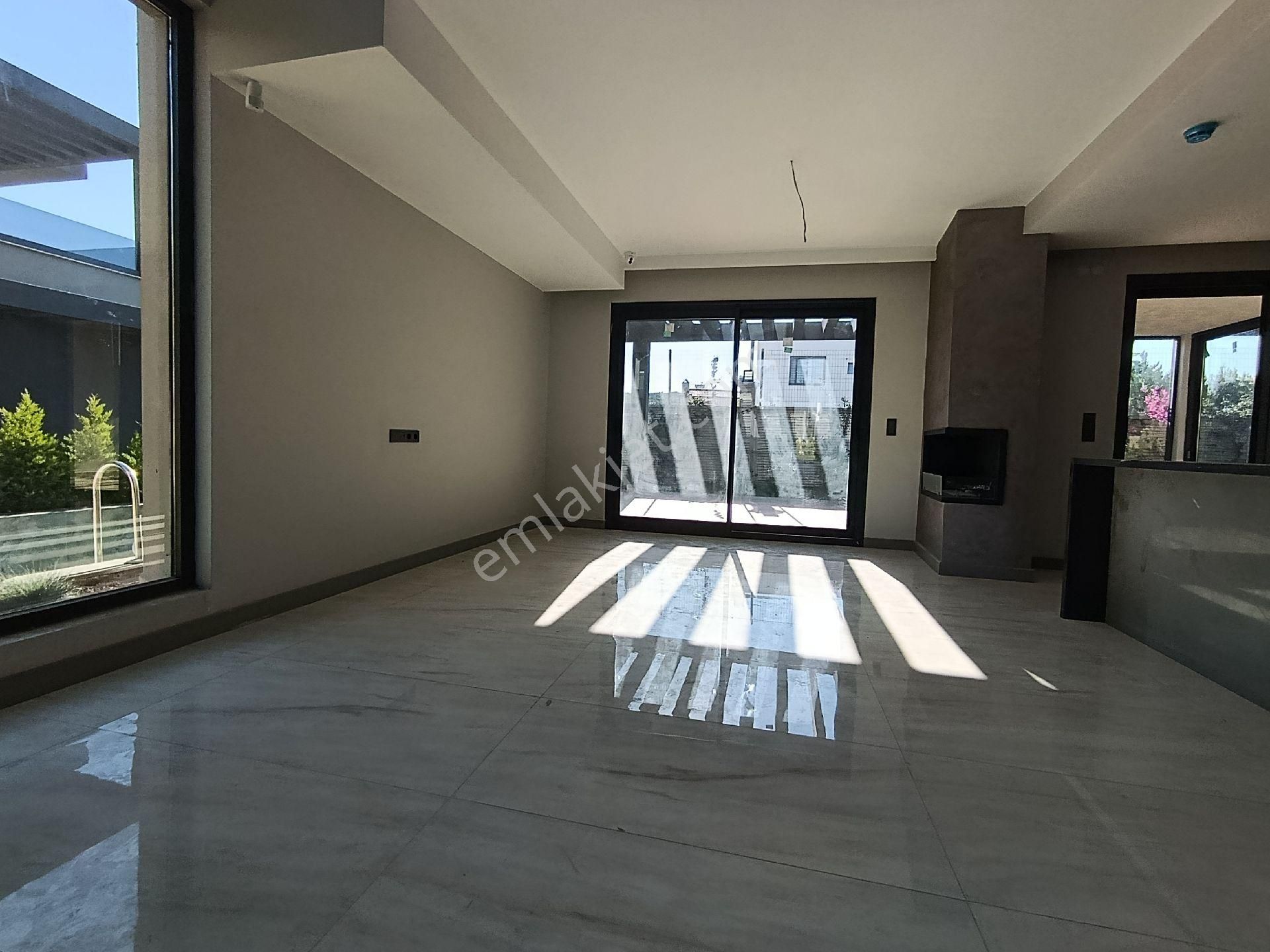 Acil! Kuşadası’nın En Prestijli Konumunda Havuzlu Akıllı Villa – Kaçırılmayacak Fırsat - Görsel 16