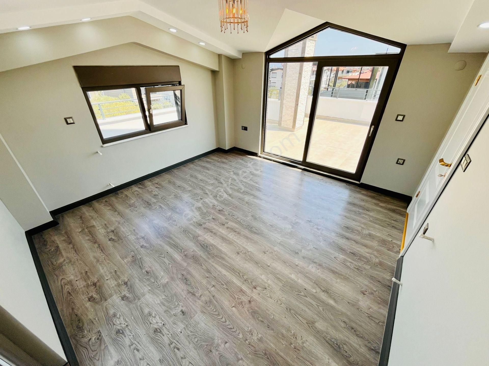 Yükselden Gürede 400 M2 Arsada Tam Bağımsız Havuzlu 6+1 Villa - Görsel 20