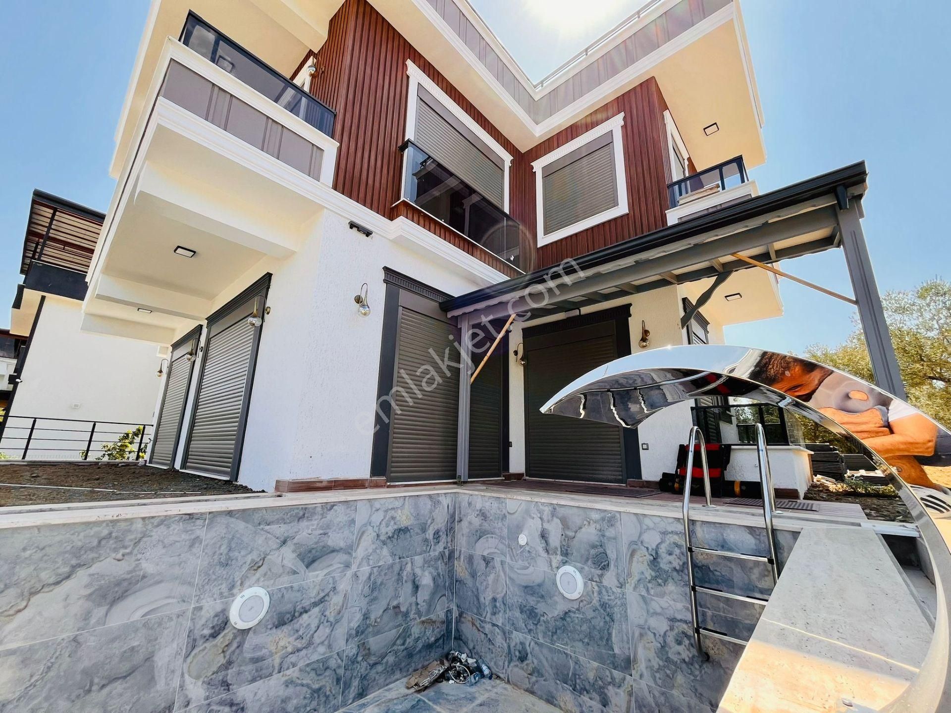 Yükselden Gürede 400 M2 Arsada Tam Bağımsız Havuzlu 6+1 Villa - Görsel 2