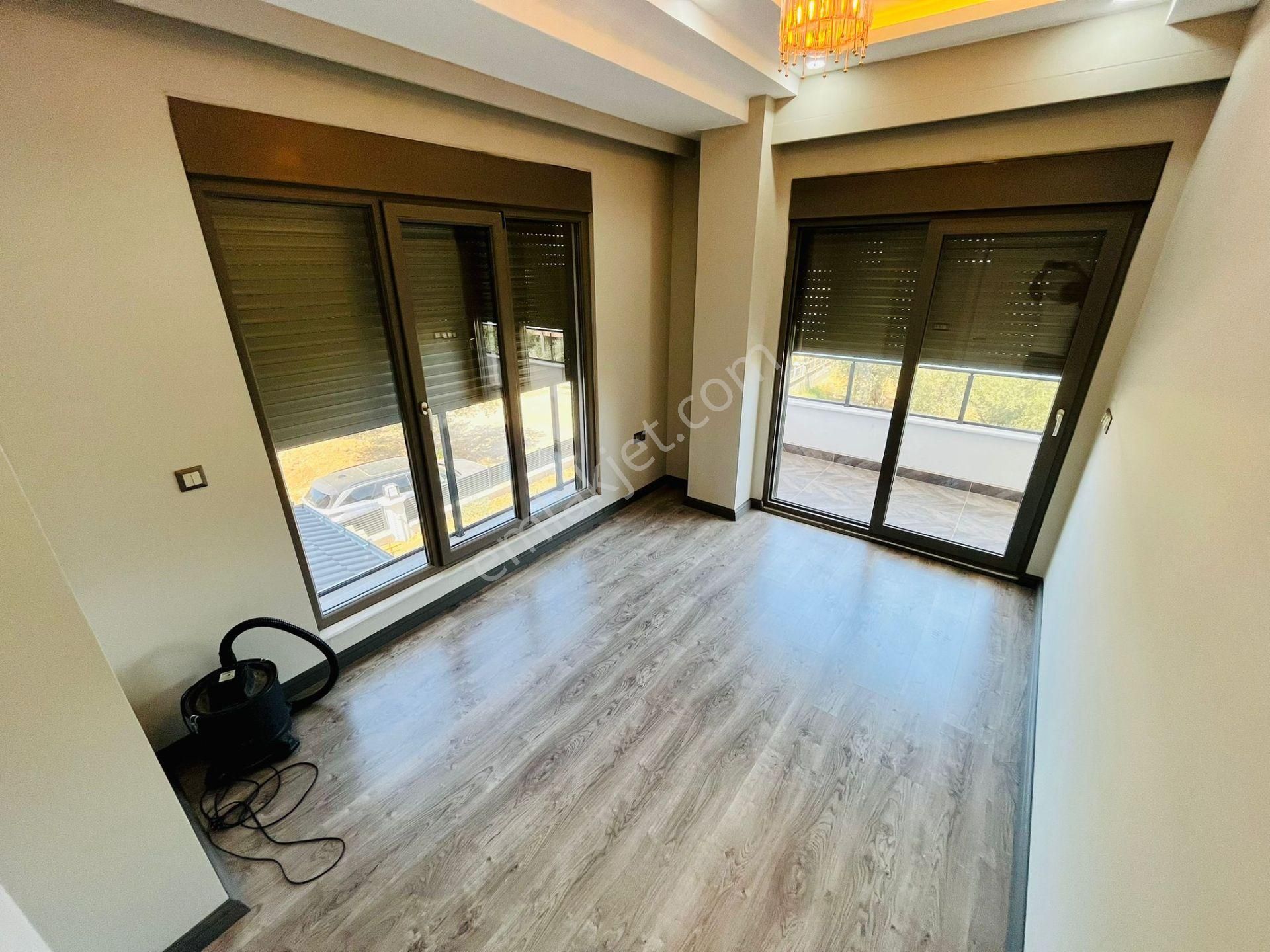 Yükselden Gürede 400 M2 Arsada Tam Bağımsız Havuzlu 6+1 Villa - Görsel 31