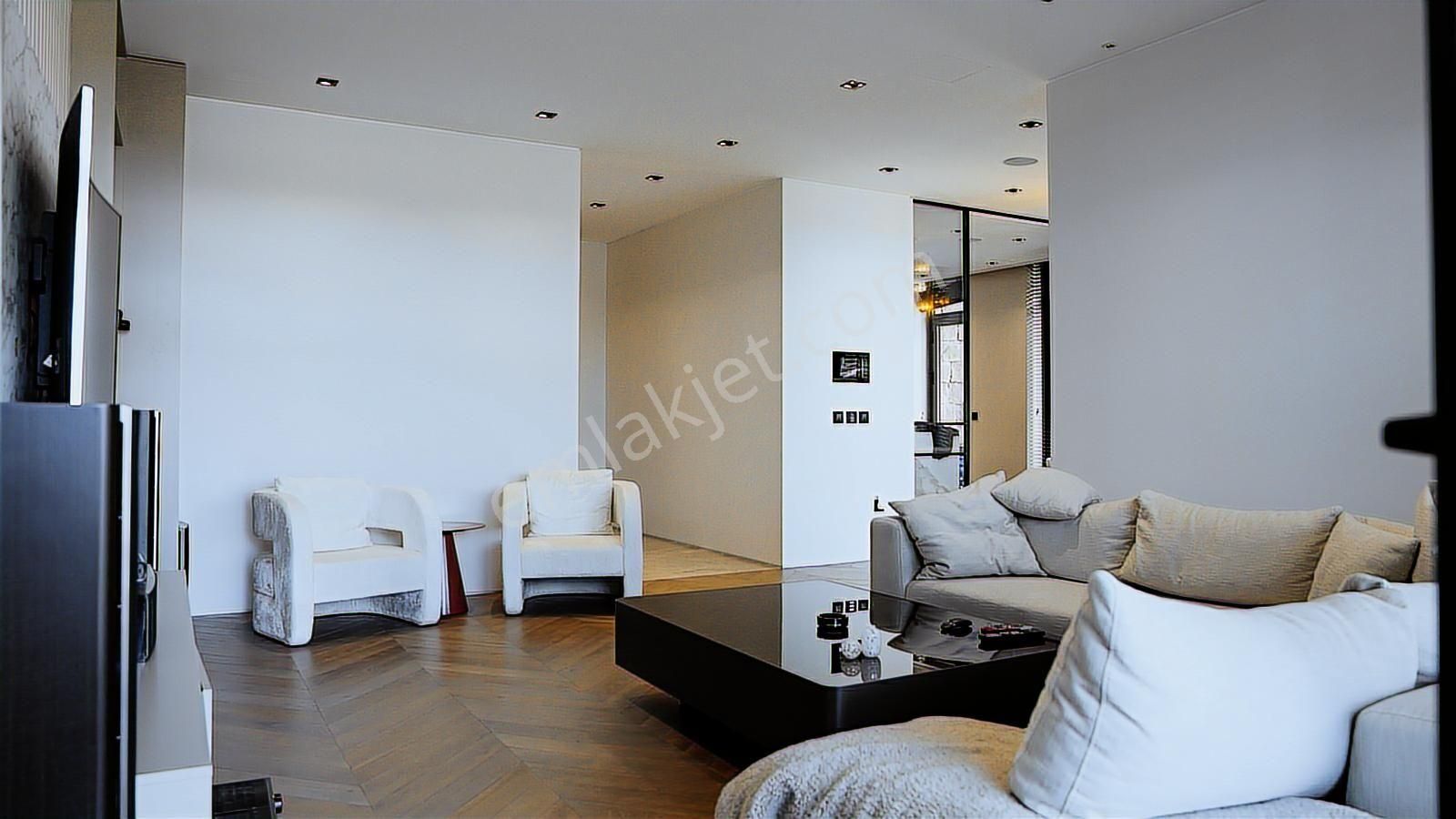 Tapulu-riva Düşler Vadisinde Özel Tasarım 4+1 Satılık Villa - Görsel 21