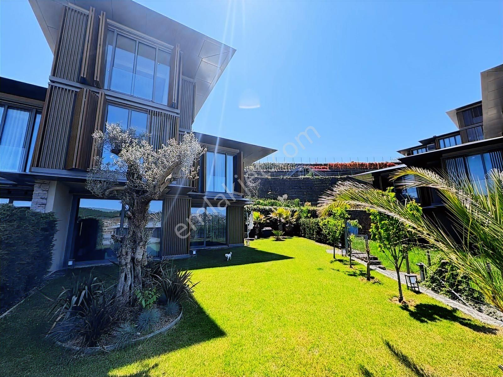 Tapulu-riva Düşler Vadisinde Özel Tasarım 4+1 Satılık Villa - Görsel 14