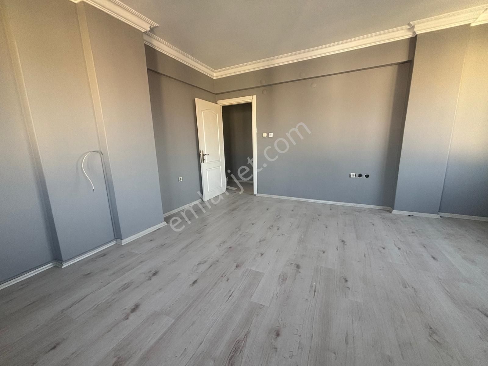 Kartal Topselvi'de Oldukça Geniş Kullanışlı Satılık 3+1 Dairemiz - Görsel 4