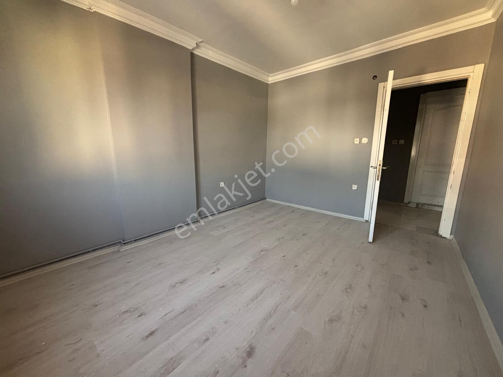 Kartal Topselvi'de Oldukça Geniş Kullanışlı Satılık 3+1 Dairemiz - Görsel 8