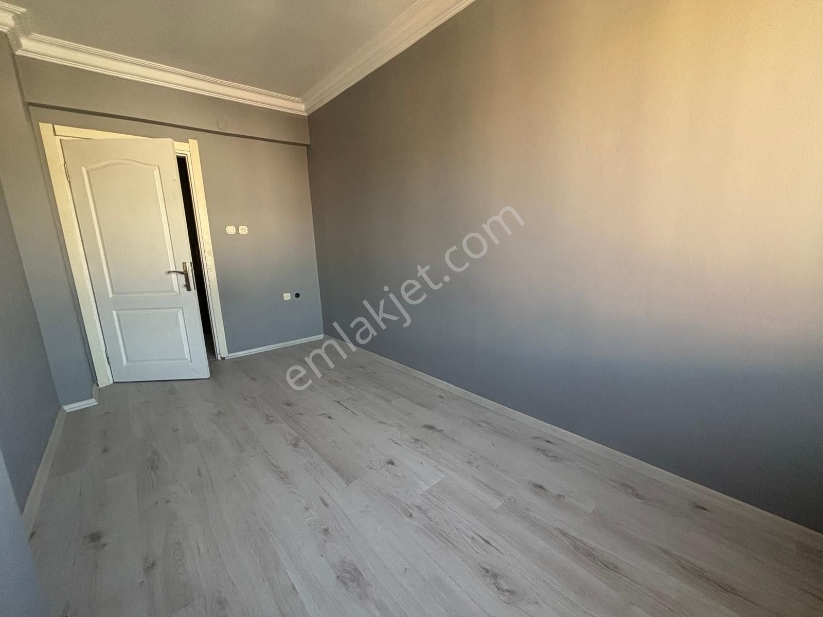 Kartal Topselvi'de Oldukça Geniş Kullanışlı Satılık 3+1 Dairemiz - Görsel 9