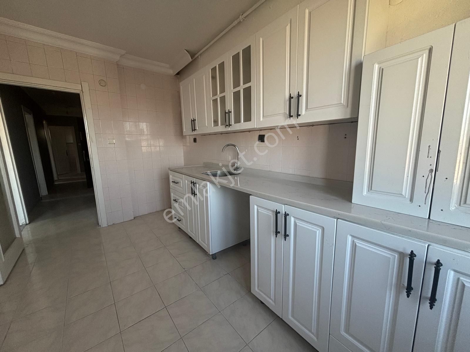 Kartal Topselvi'de Oldukça Geniş Kullanışlı Satılık 3+1 Dairemiz - Görsel 6