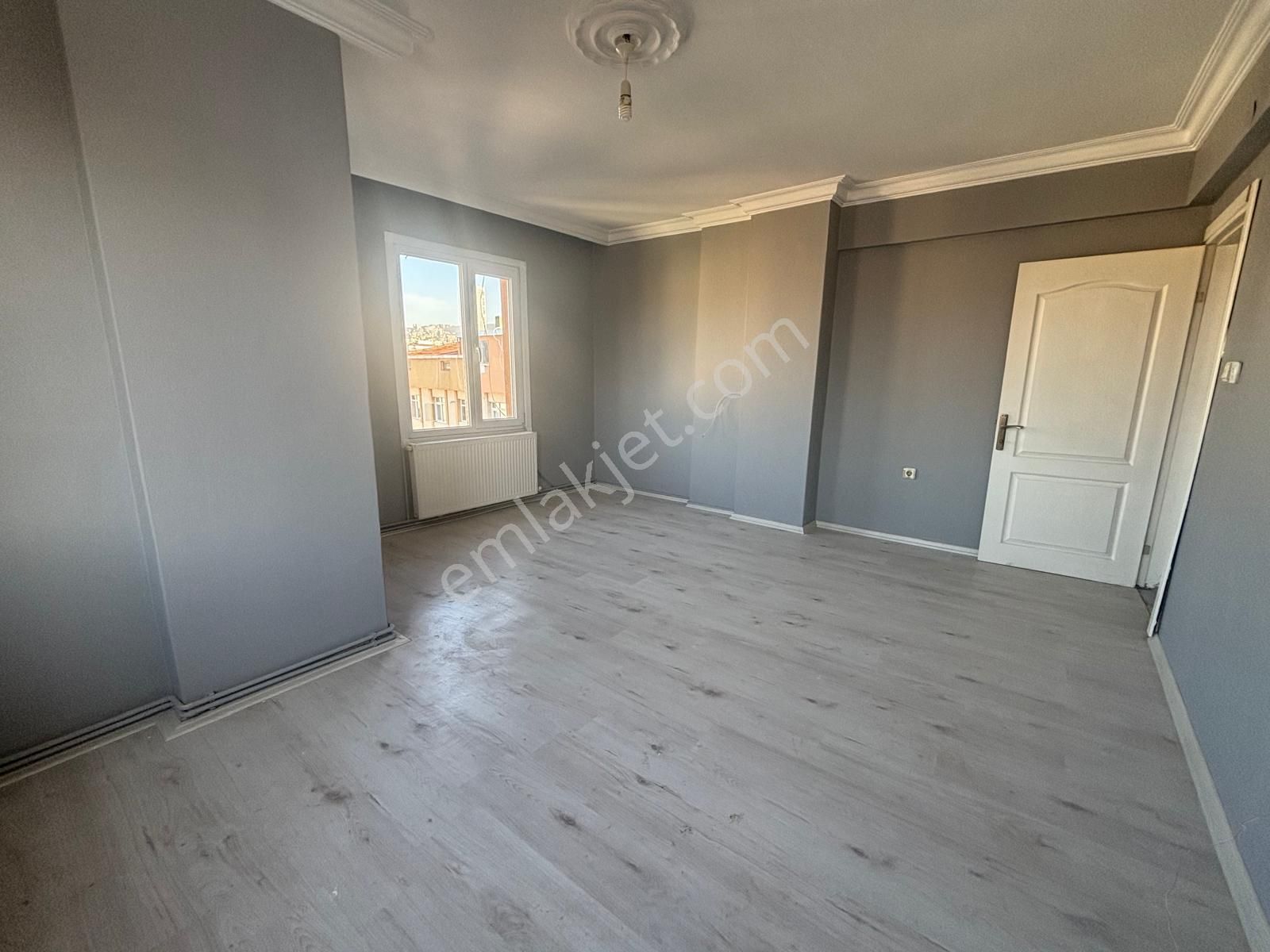 Kartal Topselvi'de Oldukça Geniş Kullanışlı Satılık 3+1 Dairemiz