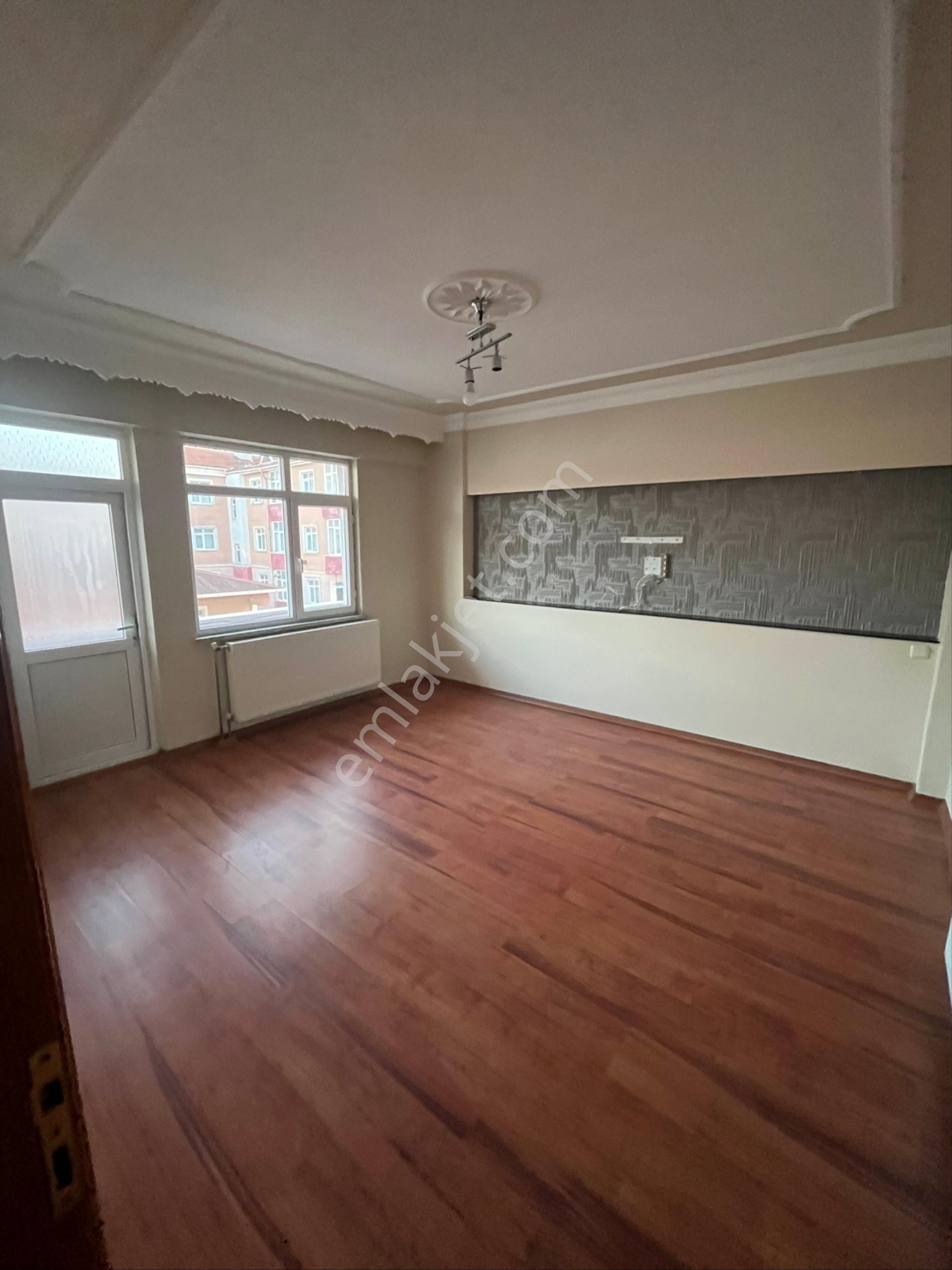 Amasyalılar Meydanı’na Yakın Merkezi Konumda 3 + 1 Ön Cephe