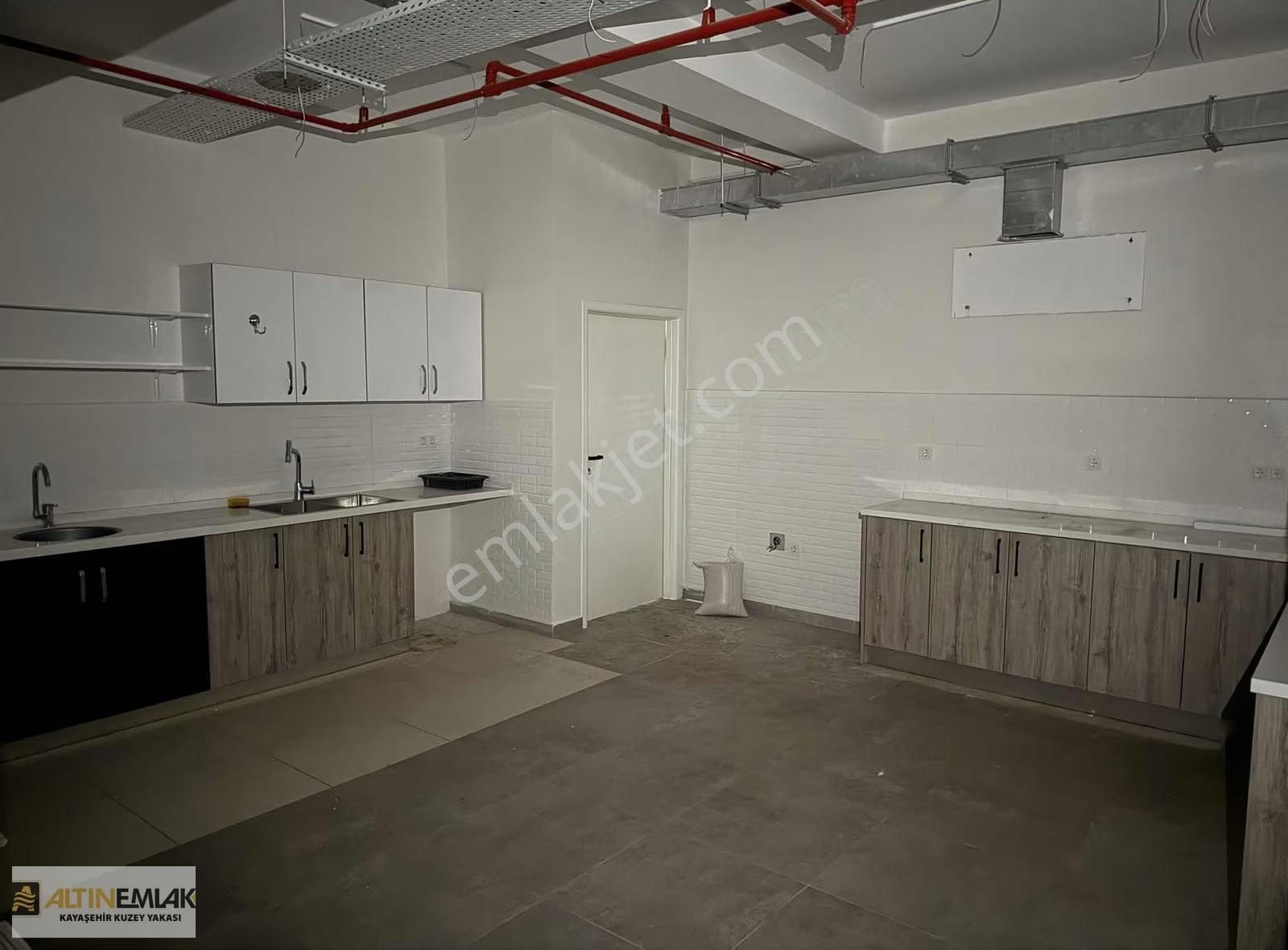 Park Mavera 2'de Ana Caddede Hazır 152 M2 Kiralık Dükkan - Görsel 7