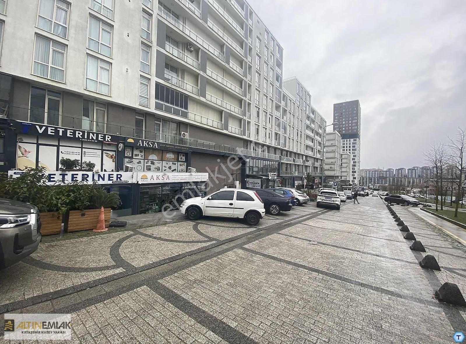 Emlak Konut Başakşehir Evlerinde Devren 120 M2 Kiralık Dükkan