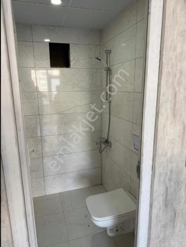 Sahibinden Adliye Kto Şehir Has. Yakınında Ebeveyn Banyolu, Giyinme Odalı,kızartma Balkonu.... - Görsel 16