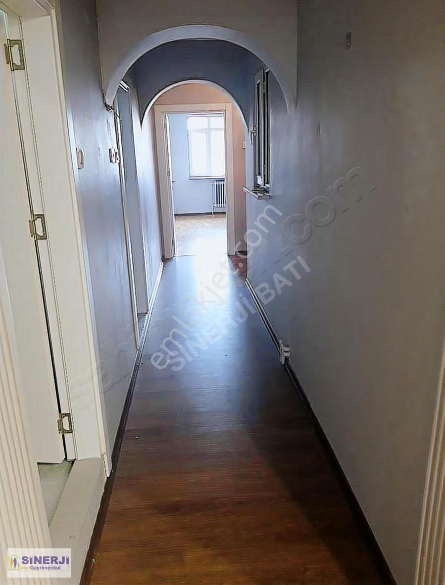 Emirsultan Zeyniler'de Kiralık Arakat 3+1 Daire