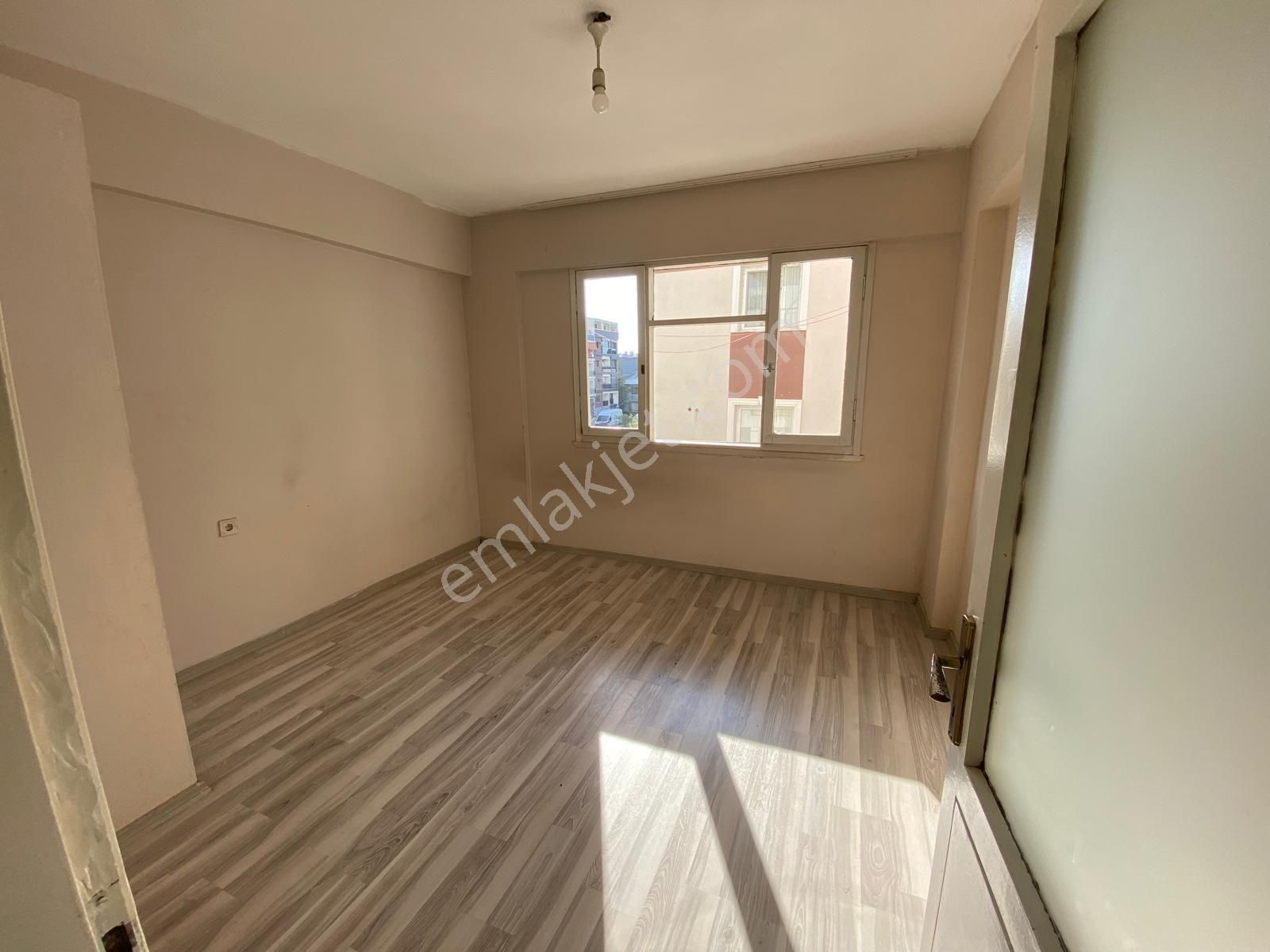 Çiğli Anadolu Caddesinde Kiralık 3+1 Daire - Görsel 13