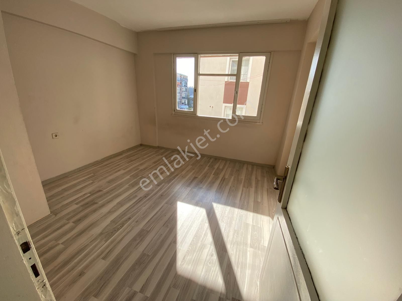 Çiğli Anadolu Caddesinde Kiralık 3+1 Daire - Görsel 12