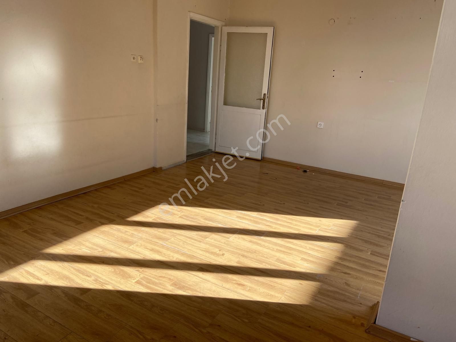 Çiğli Anadolu Caddesinde Kiralık 3+1 Daire - Görsel 5