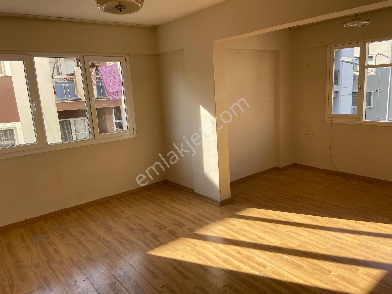 Çiğli Anadolu Caddesinde Kiralık 3+1 Daire - Görsel 3