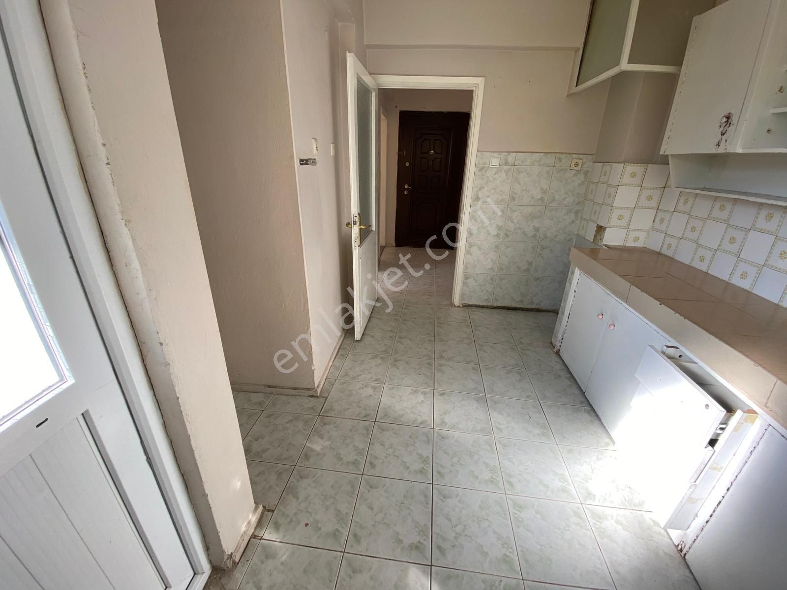 Çiğli Anadolu Caddesinde Kiralık 3+1 Daire - Görsel 10