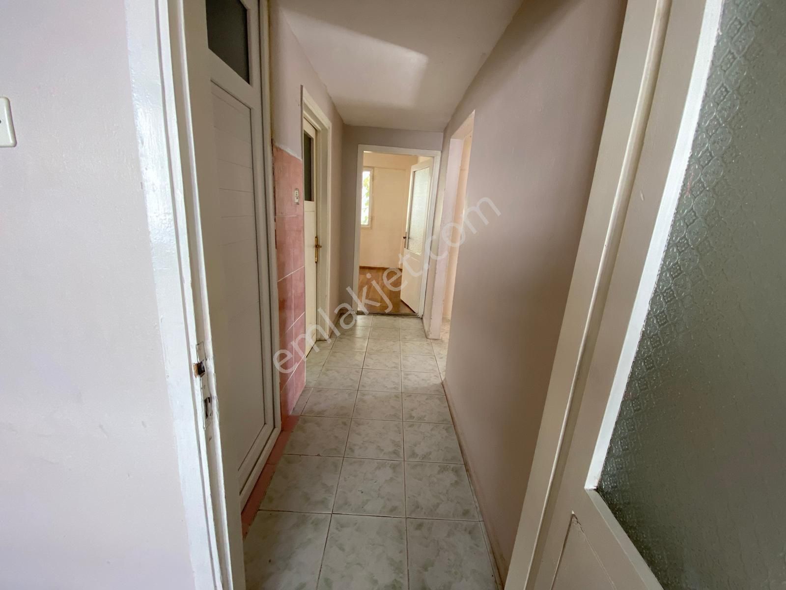 Çiğli Anadolu Caddesinde Kiralık 3+1 Daire - Görsel 11