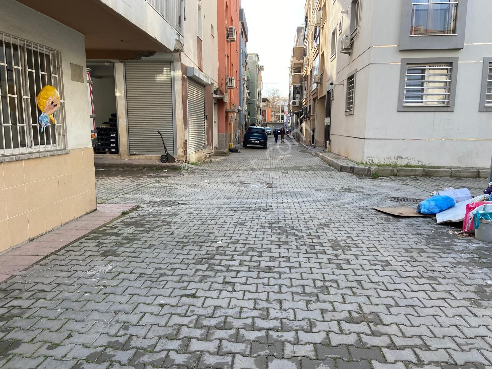 Çiğli Anadolu Caddesinde Kiralık 3+1 Daire - Görsel 32