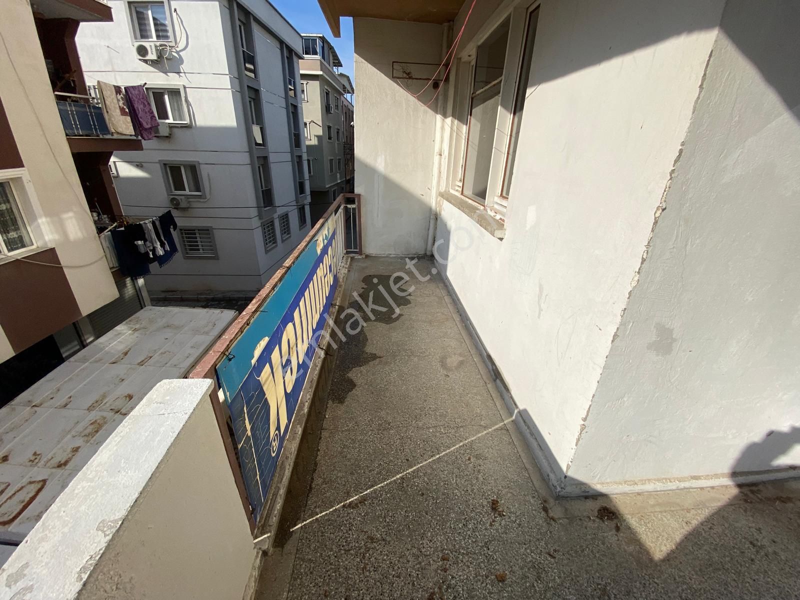 Çiğli Anadolu Caddesinde Kiralık 3+1 Daire - Görsel 26