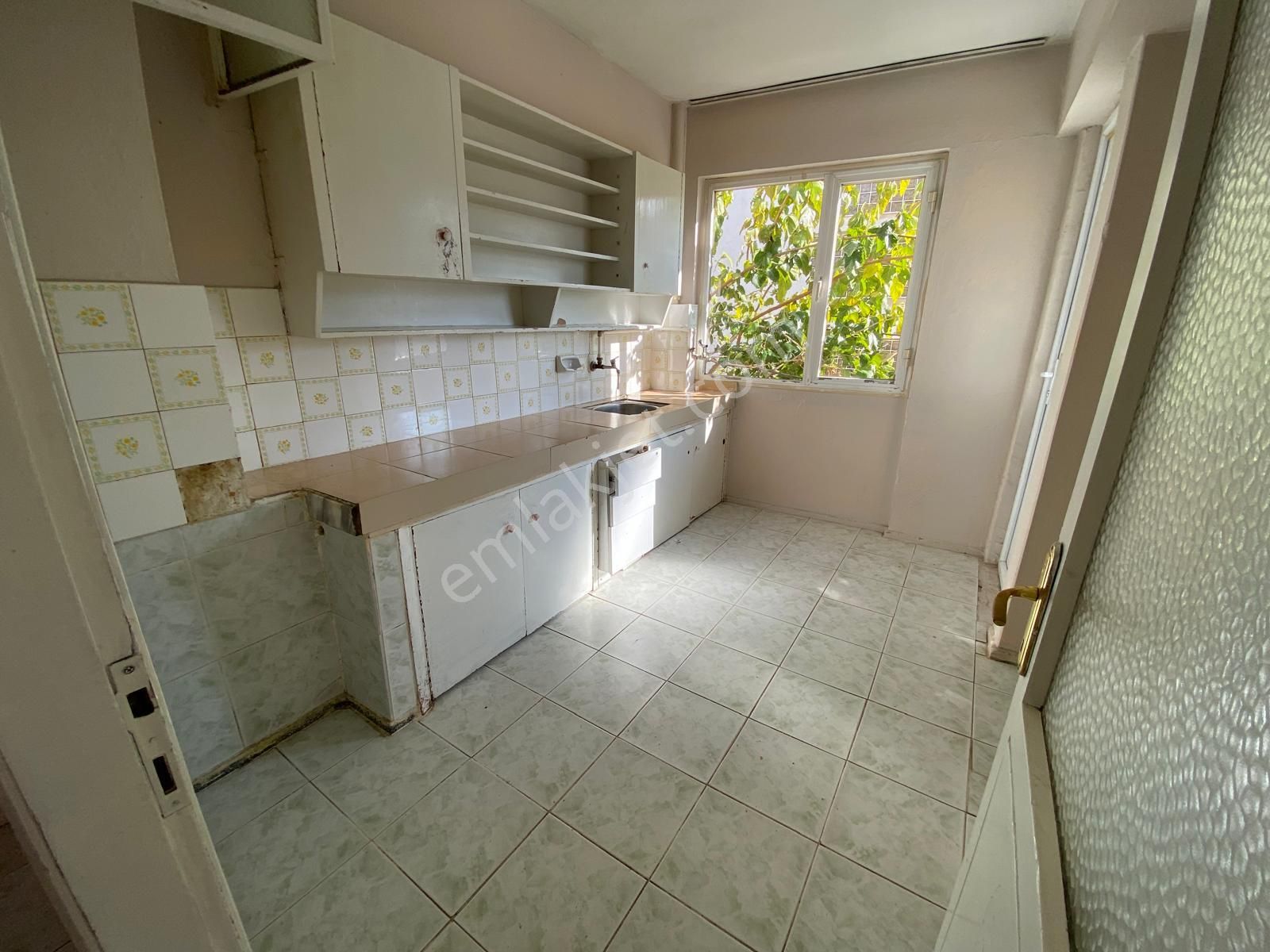 Çiğli Anadolu Caddesinde Kiralık 3+1 Daire - Görsel 7