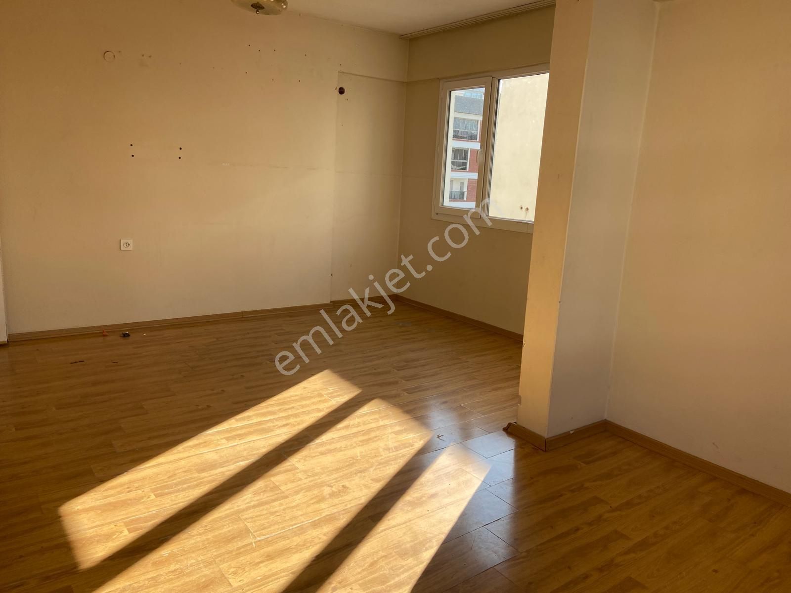 Çiğli Anadolu Caddesinde Kiralık 3+1 Daire - Görsel 4