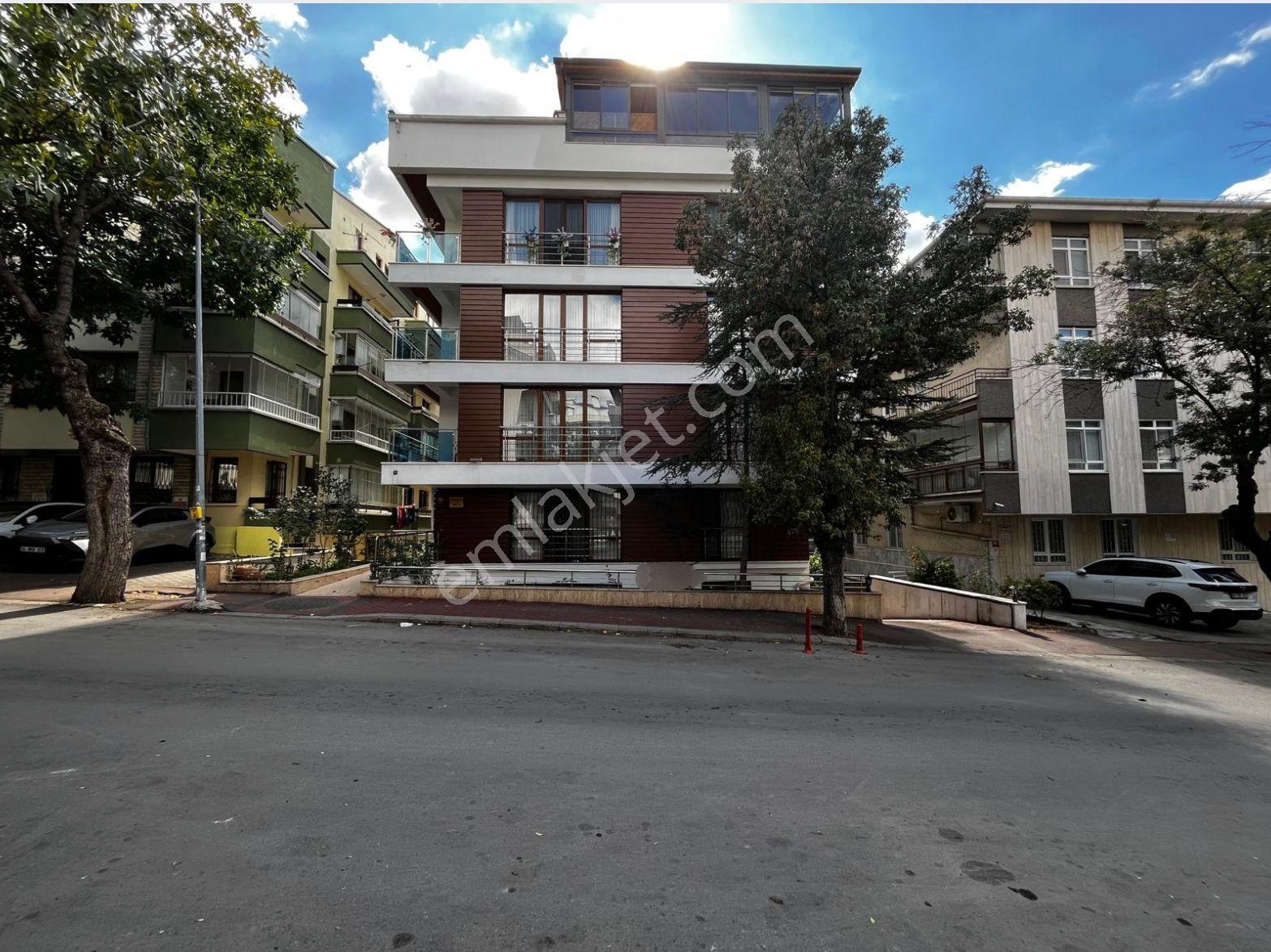 Emek 4.cd. Paraleli Kapalı Otoparklı Yapılı Satılık 3+1 Daire - Görsel 34