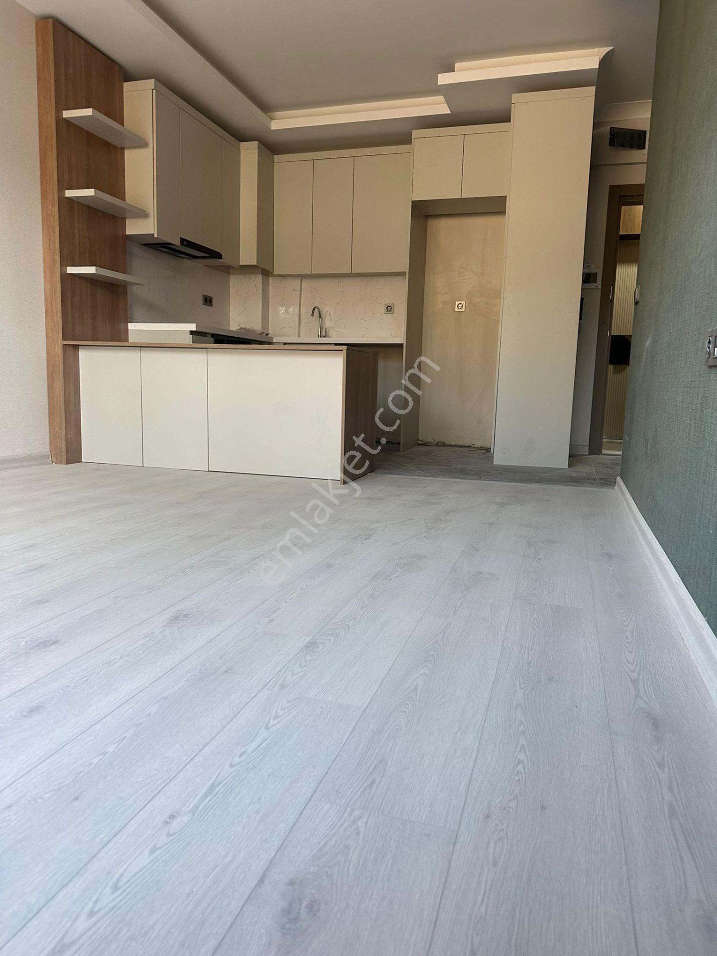 Acil Satılık 1+1 Bahçe Çıkışlı İskanlı Asansörlü Yeni Bina - Görsel 5