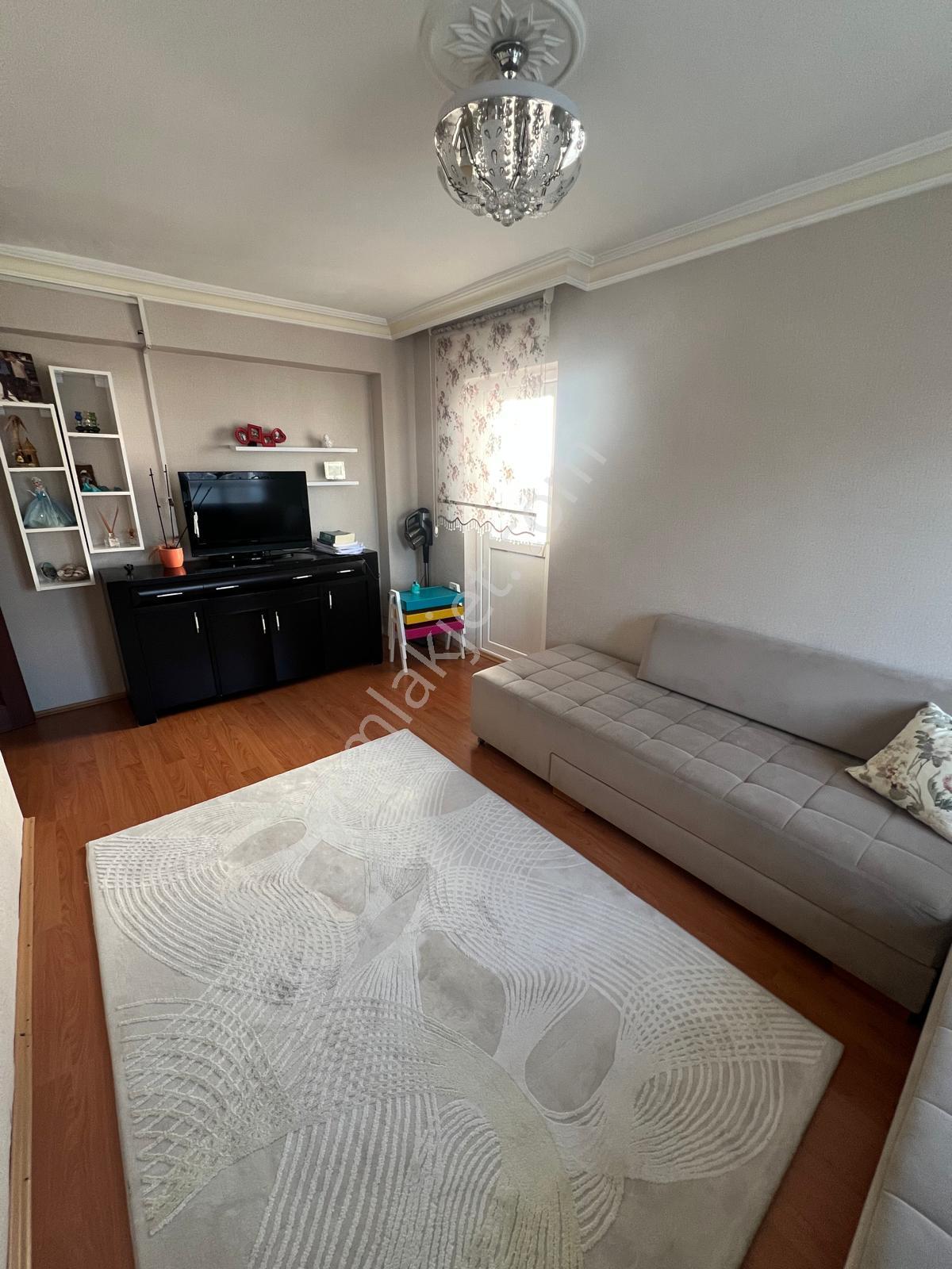 Kuşcağız Mahallesi'nde Cadde Üzerinde Yapılı 3+1 Daire! - Görsel 17