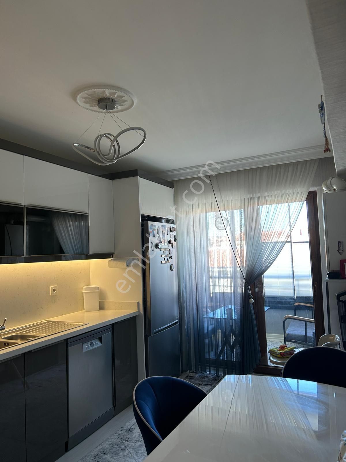 Karapürçek'te Stadyum Yakını Asansörlü Full Yapılı 3+1 Katta Satılık Daire !! - Görsel 5