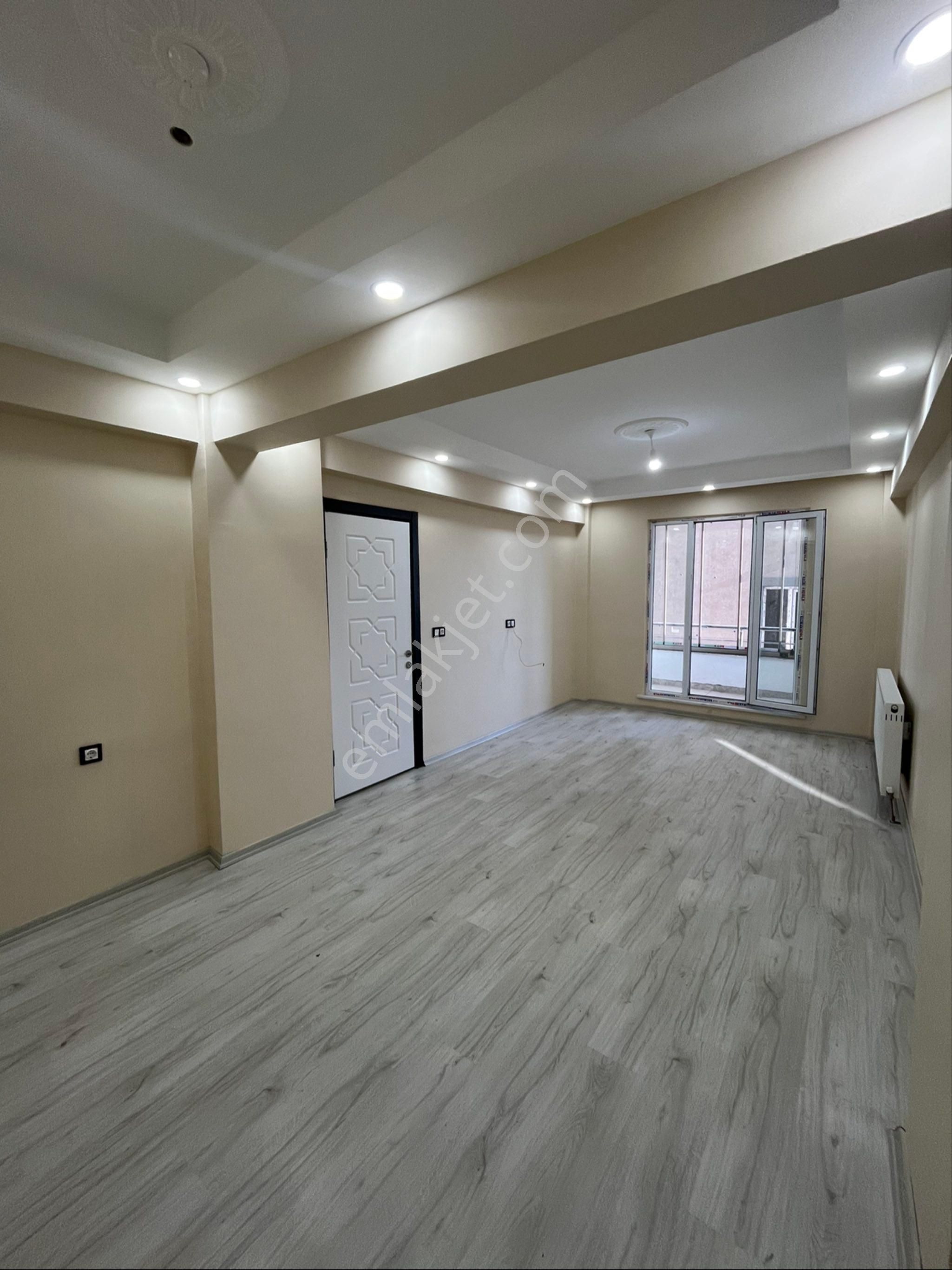 Kapaklı Vatan Caddesi 2 + 1 Birinci Kat Arka Cephe