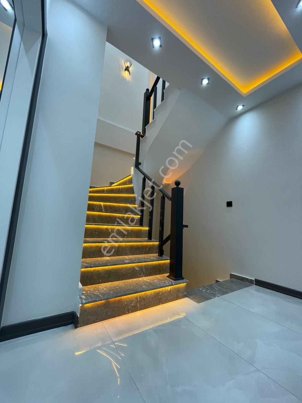 Didim Liman Yolunda 3+1 Havuzlu Villa - Görsel 9