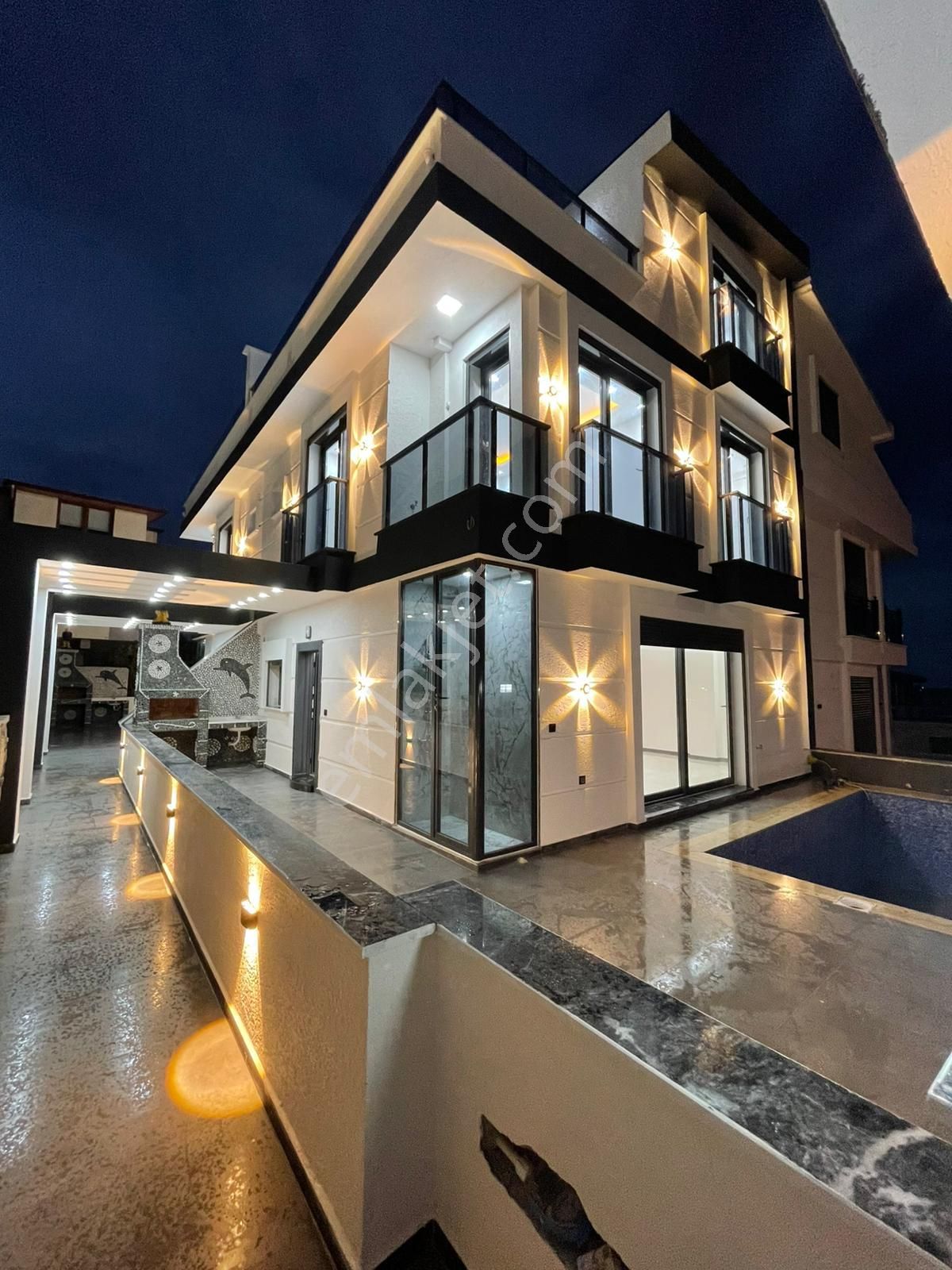 Didim Liman Yolunda 3+1 Havuzlu Villa - Görsel 2