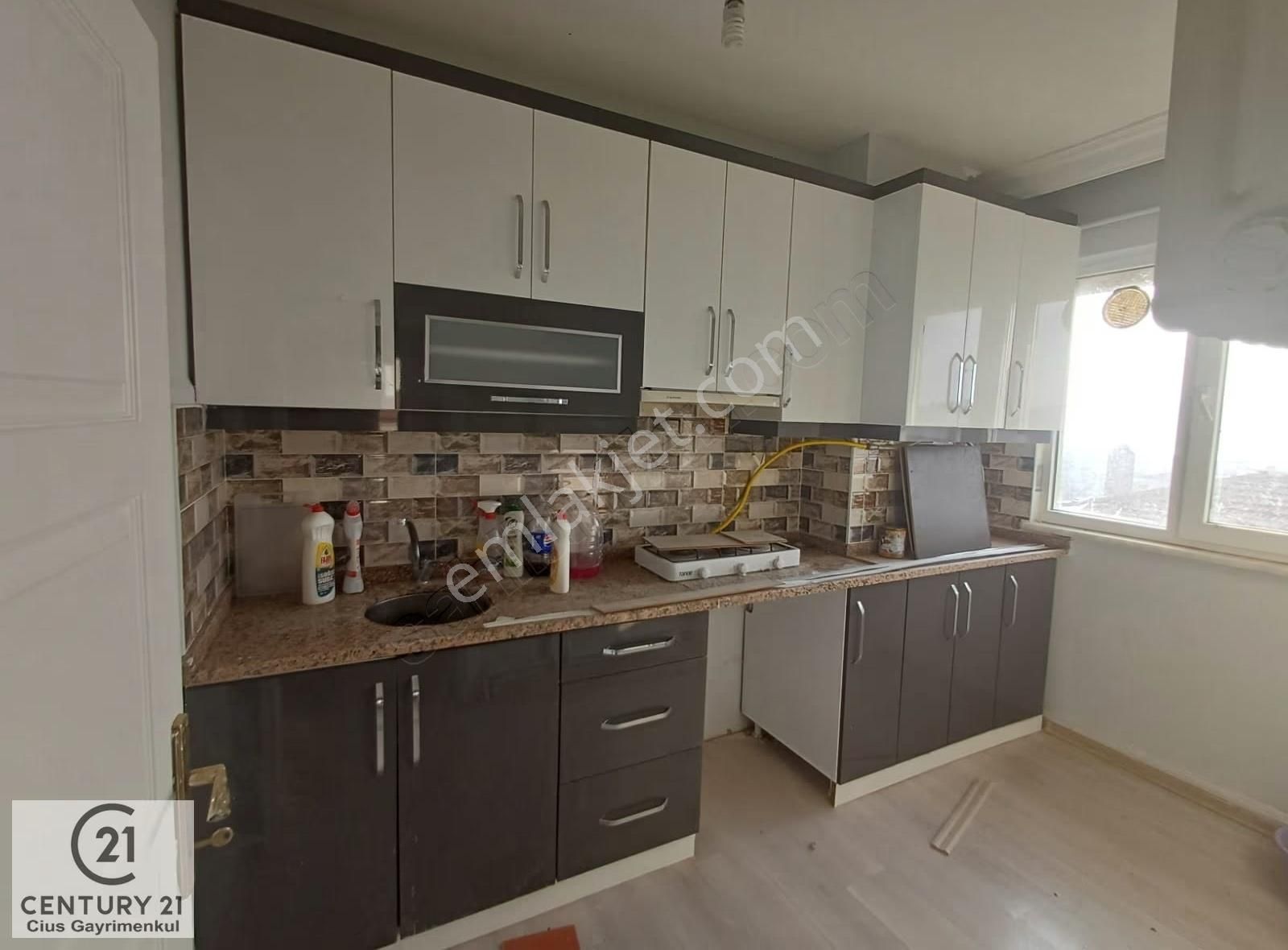 C21 Cius; Manastır'da 3+1 Deniz Manzaralı Kiralık Daire - Görsel 22