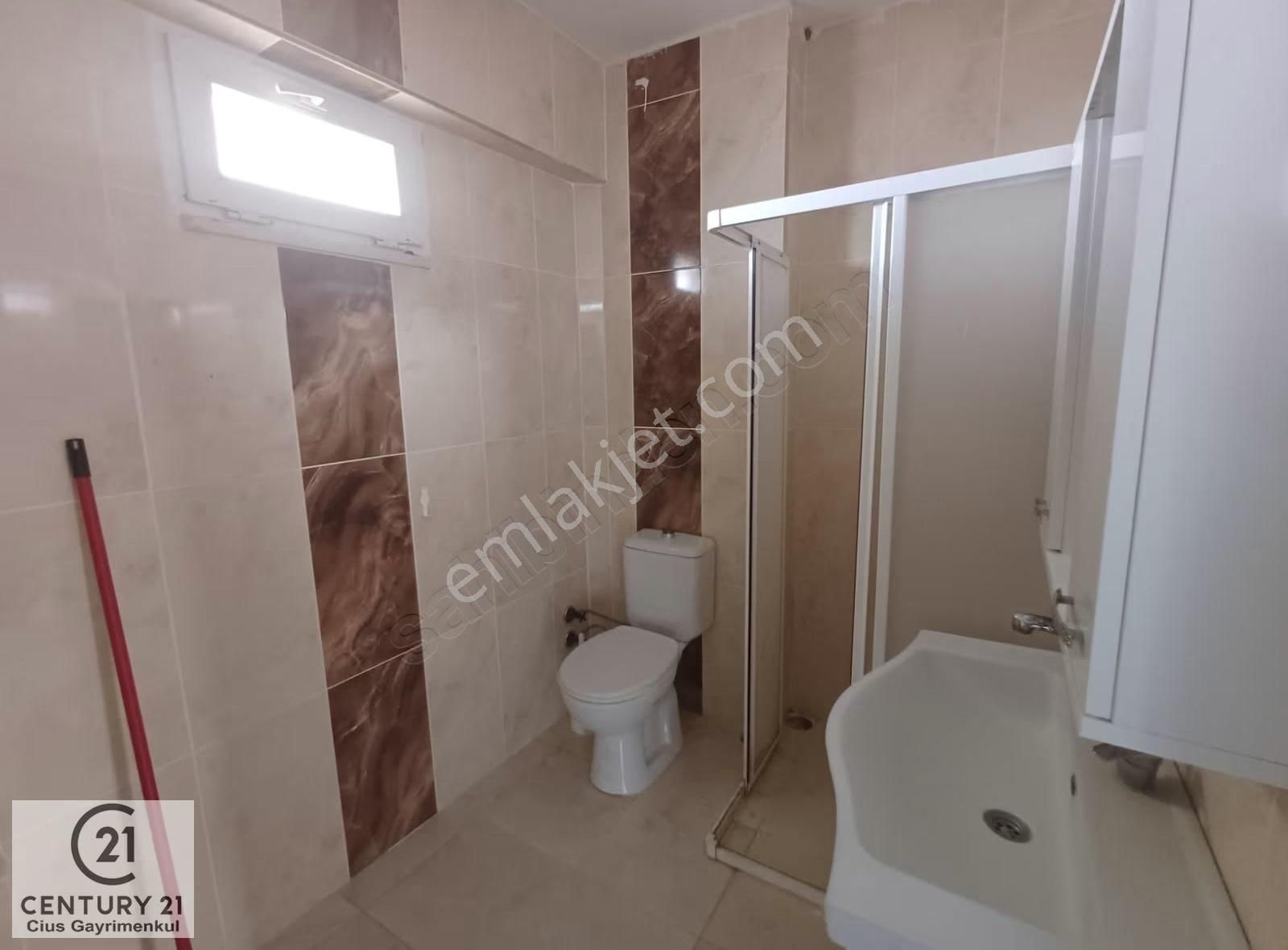C21 Cius; Manastır'da 3+1 Deniz Manzaralı Kiralık Daire - Görsel 16