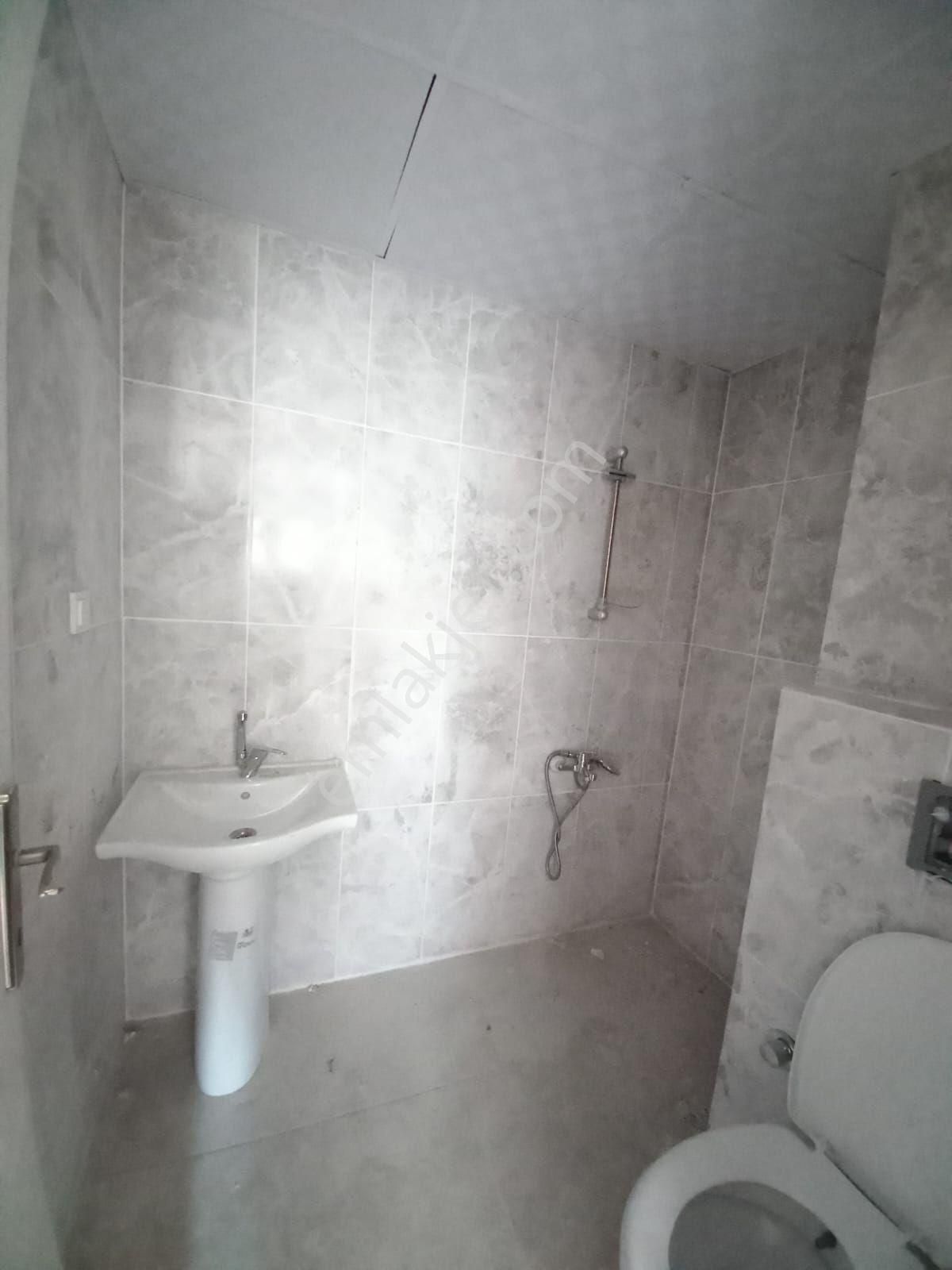 Üniversiteye Yürüme Mesafesi 100 M 1+1 Satılık Yatırımlık - Görsel 3