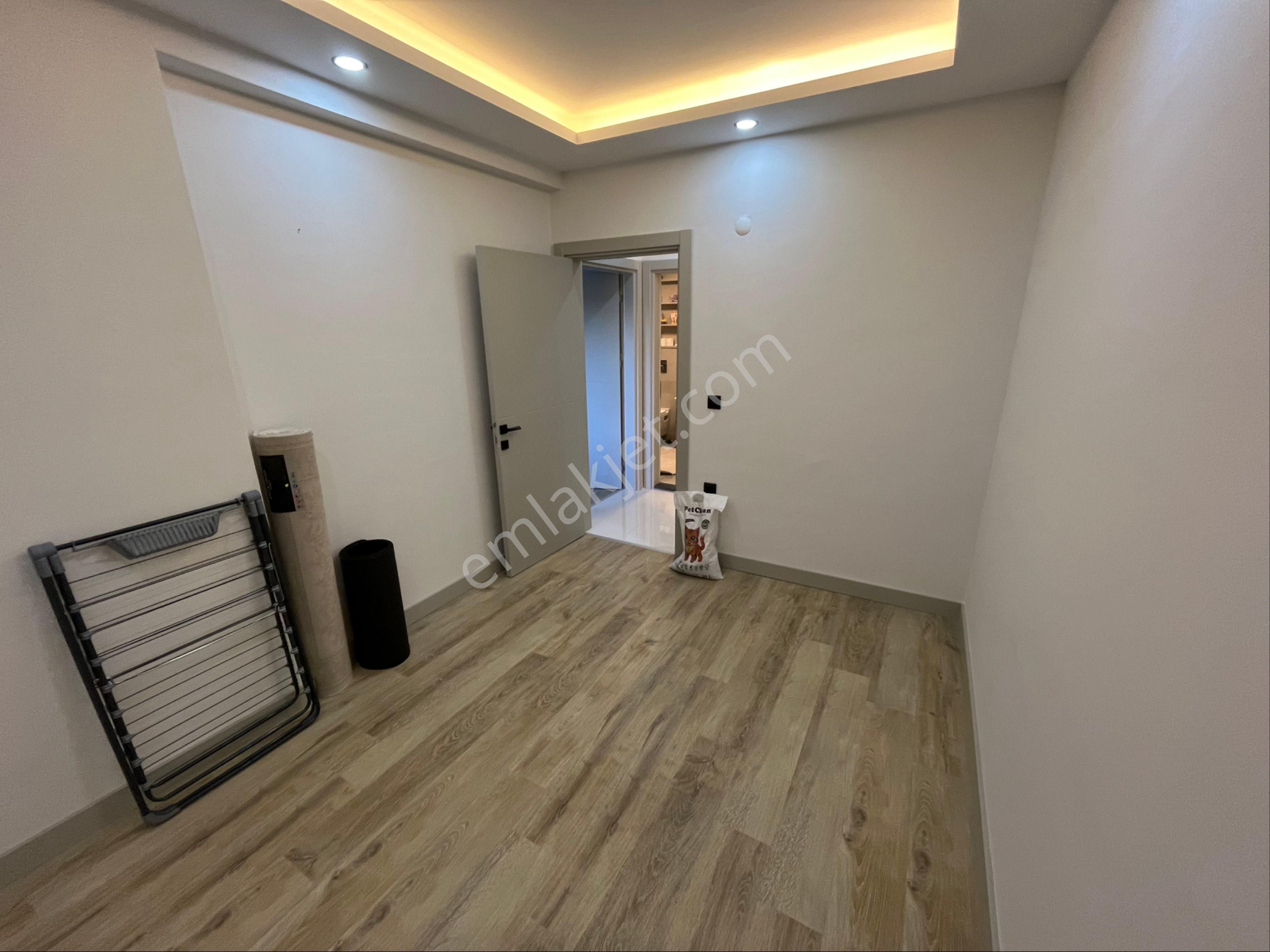 Kuşadasında Sıfır Havuzlu Eşyaları Yeni 2+1 Satılık Daire - Görsel 11